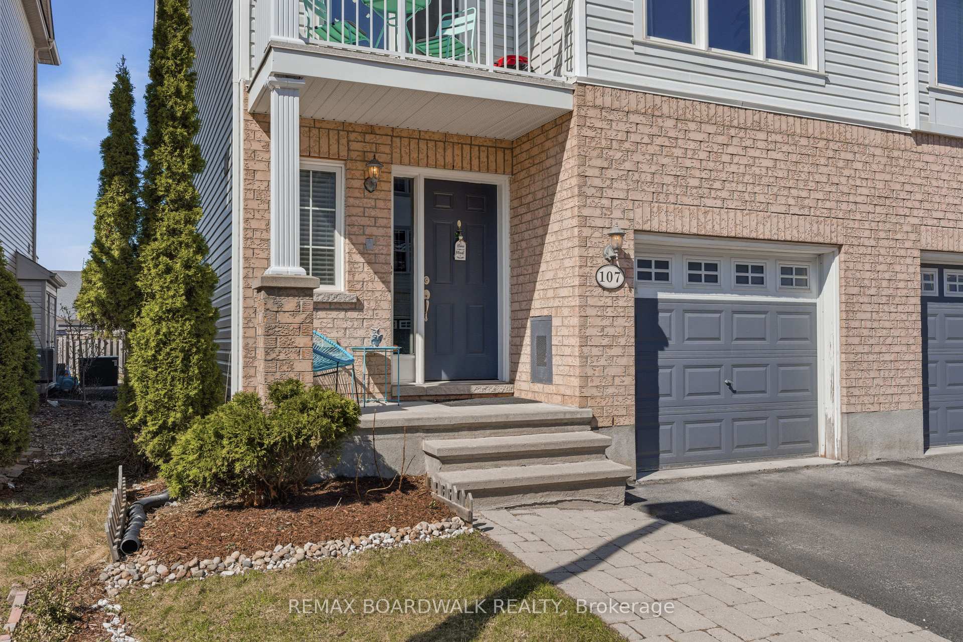 Photo 3 of 107 Caithness Private, Ottawa, Mer Bleue/Bradley Estates/Anderson Park — HOMEH