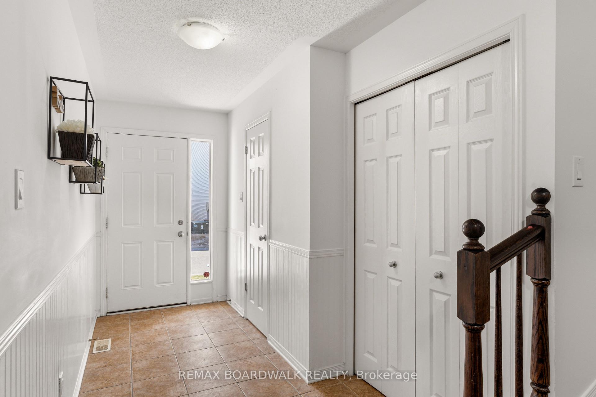 Photo 6 of 107 Caithness Private, Ottawa, Mer Bleue/Bradley Estates/Anderson Park — HOMEH