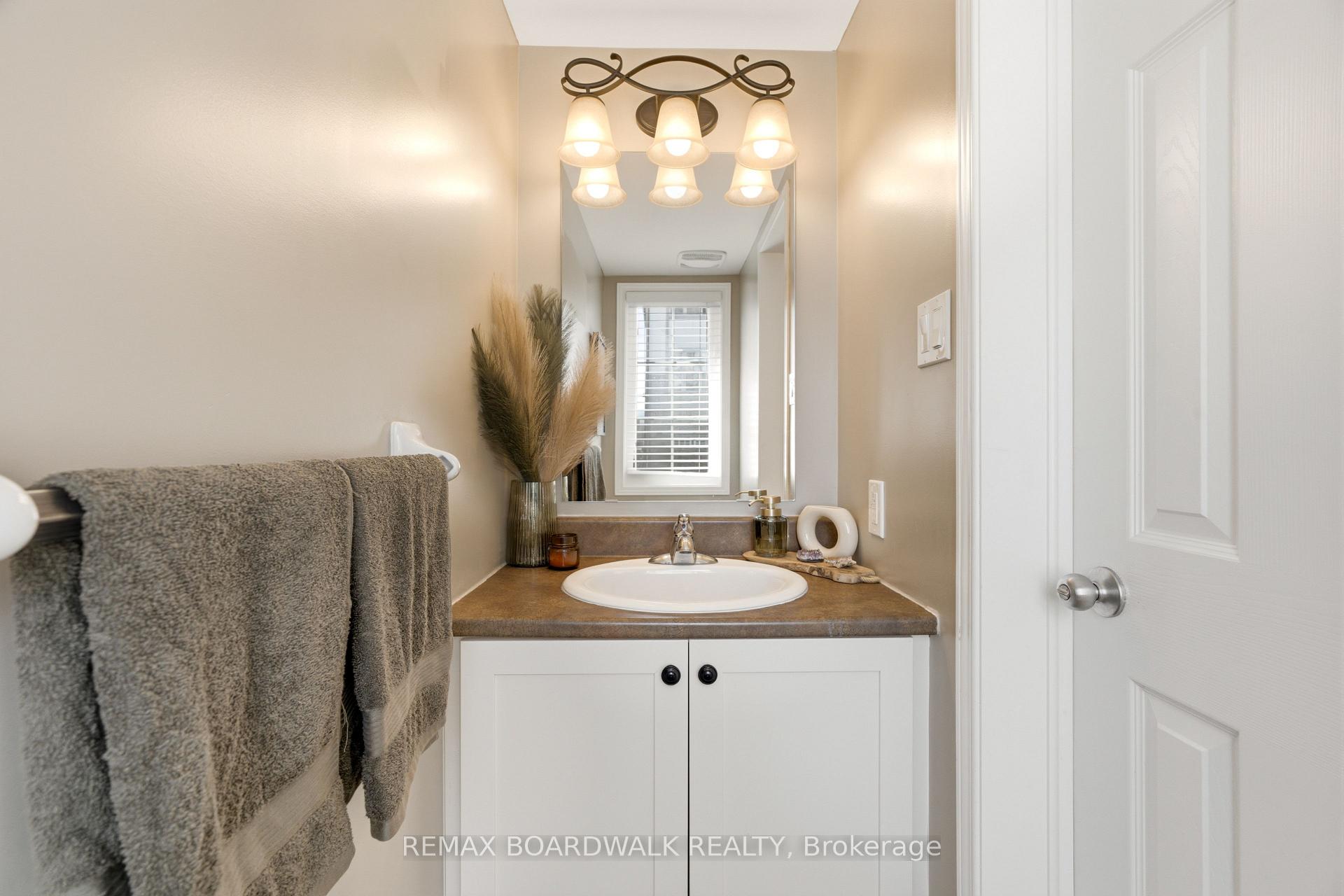 Photo 7 of 107 Caithness Private, Ottawa, Mer Bleue/Bradley Estates/Anderson Park — HOMEH