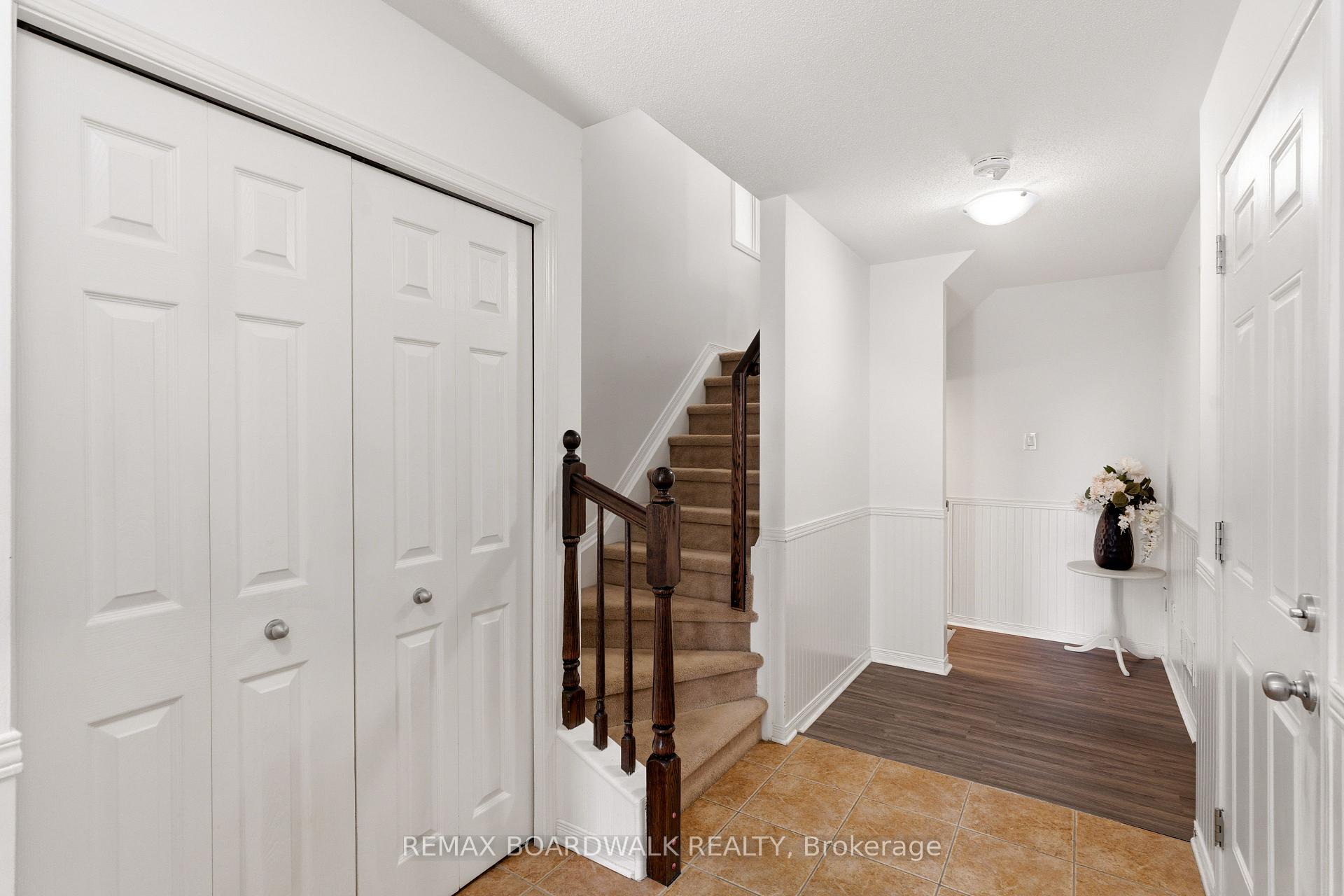 Photo 10 of 107 Caithness Private, Ottawa, Mer Bleue/Bradley Estates/Anderson Park — HOMEH