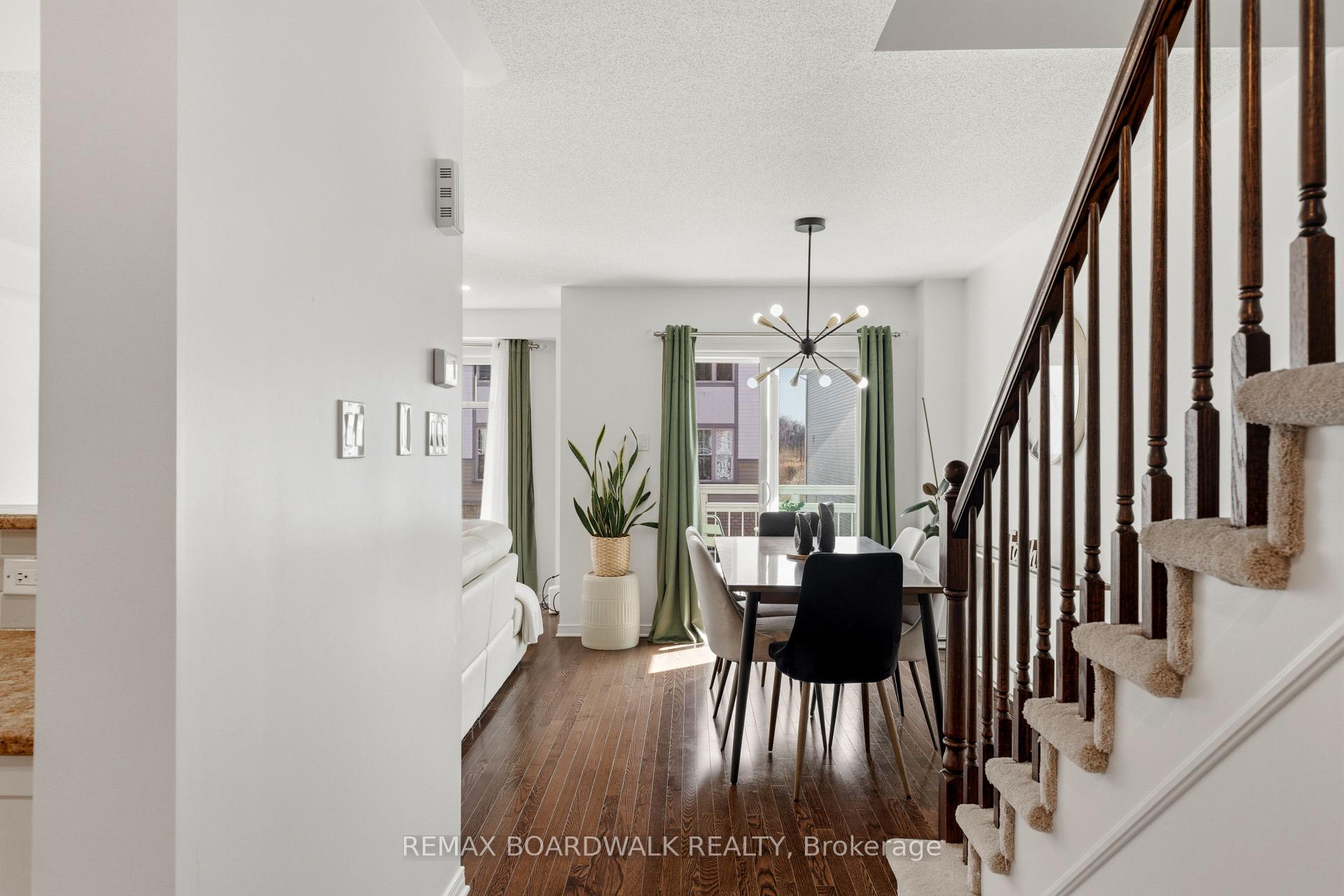 Photo 16 of 107 Caithness Private, Ottawa, Mer Bleue/Bradley Estates/Anderson Park — HOMEH