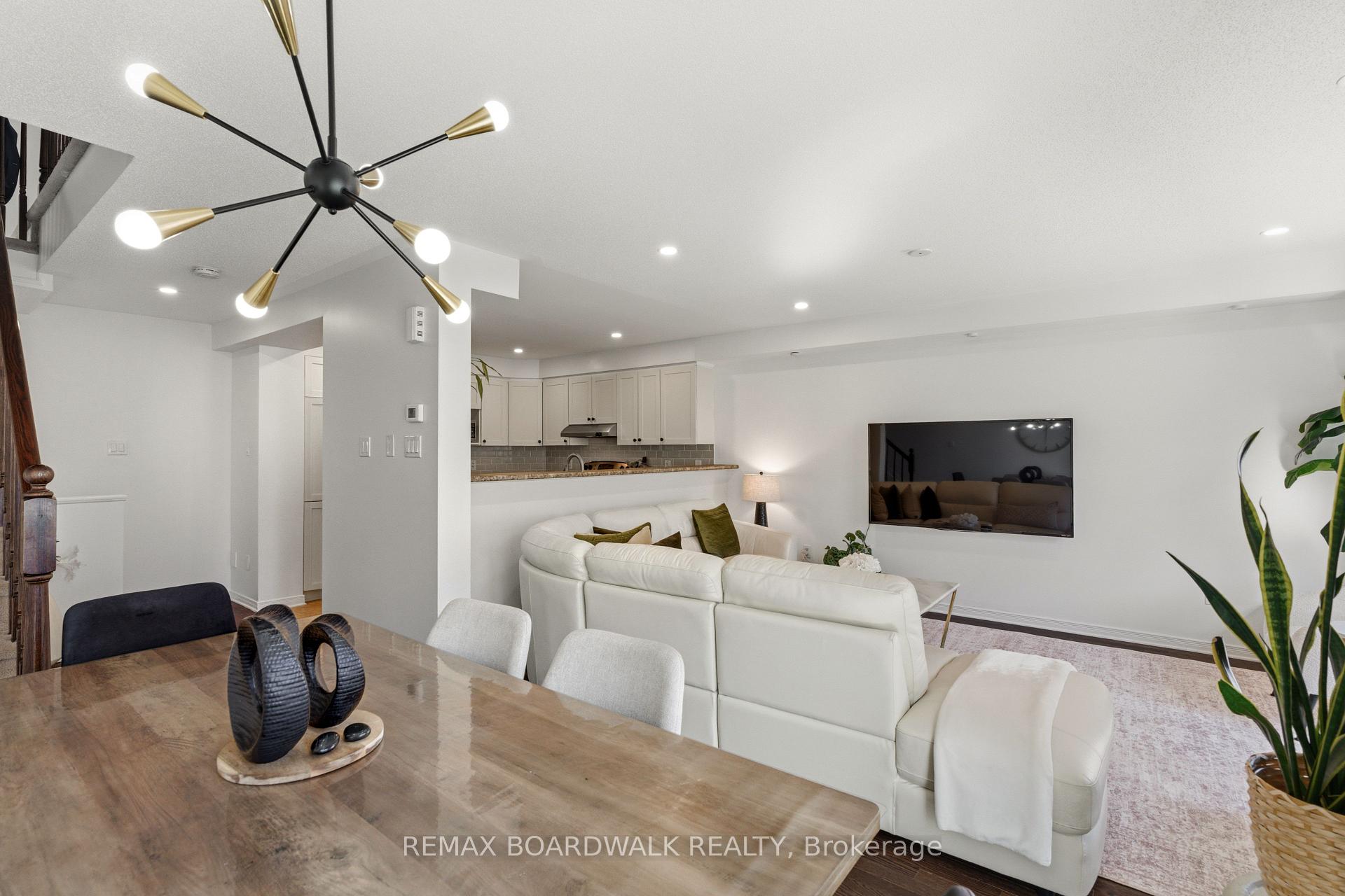 Photo 19 of 107 Caithness Private, Ottawa, Mer Bleue/Bradley Estates/Anderson Park — HOMEH