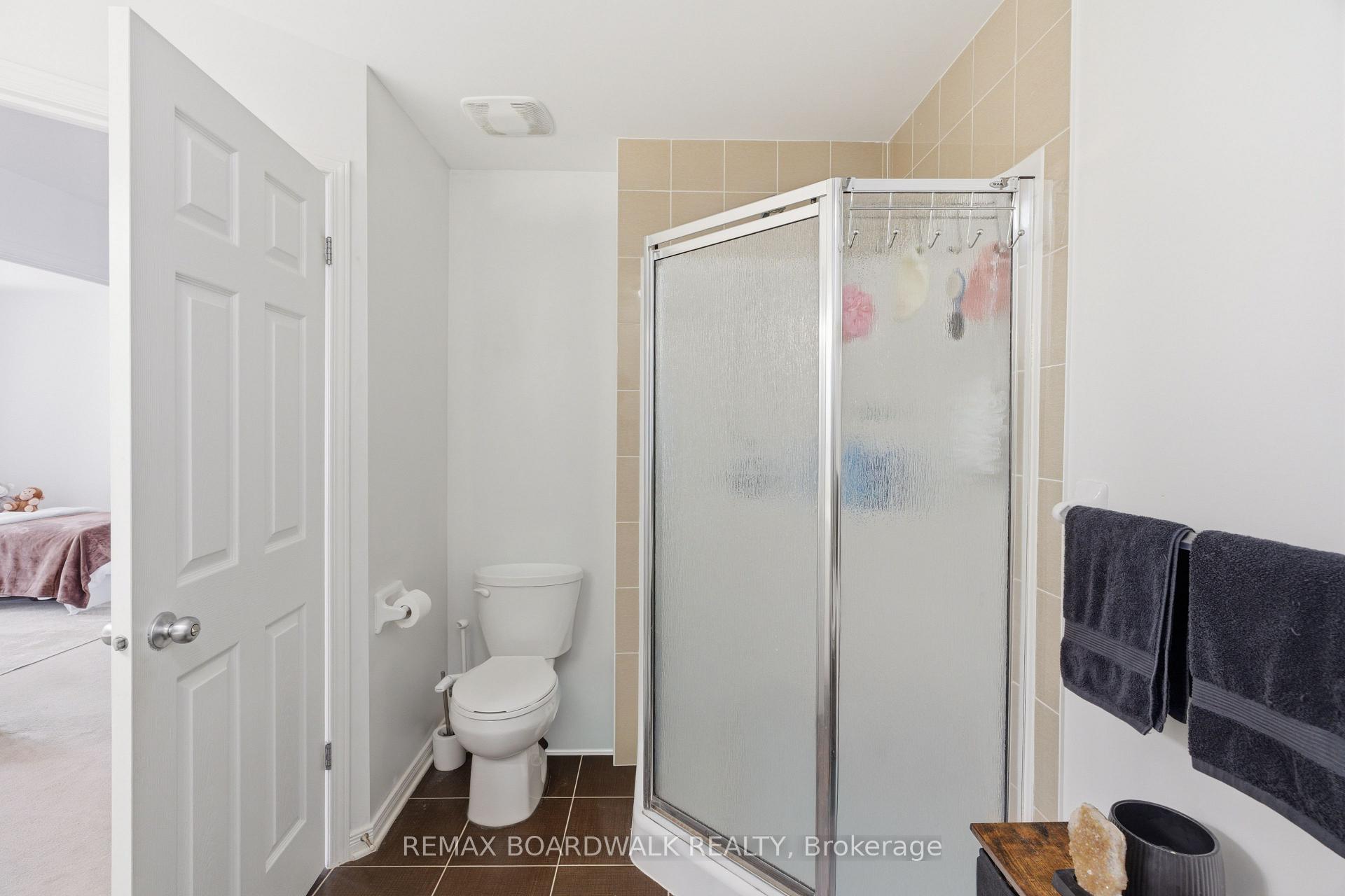 Photo 34 of 107 Caithness Private, Ottawa, Mer Bleue/Bradley Estates/Anderson Park — HOMEH
