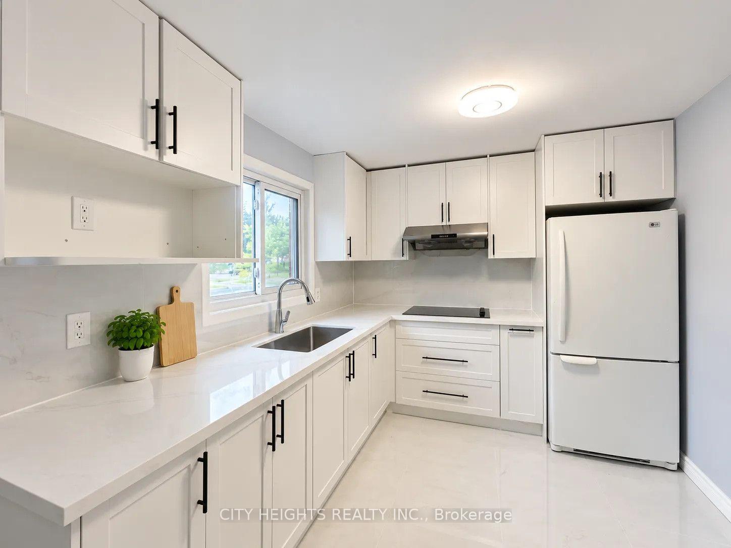 Photo 3 of Unit #2, 1 Lucifer Drive, North York, Pleasant View — HOMEH