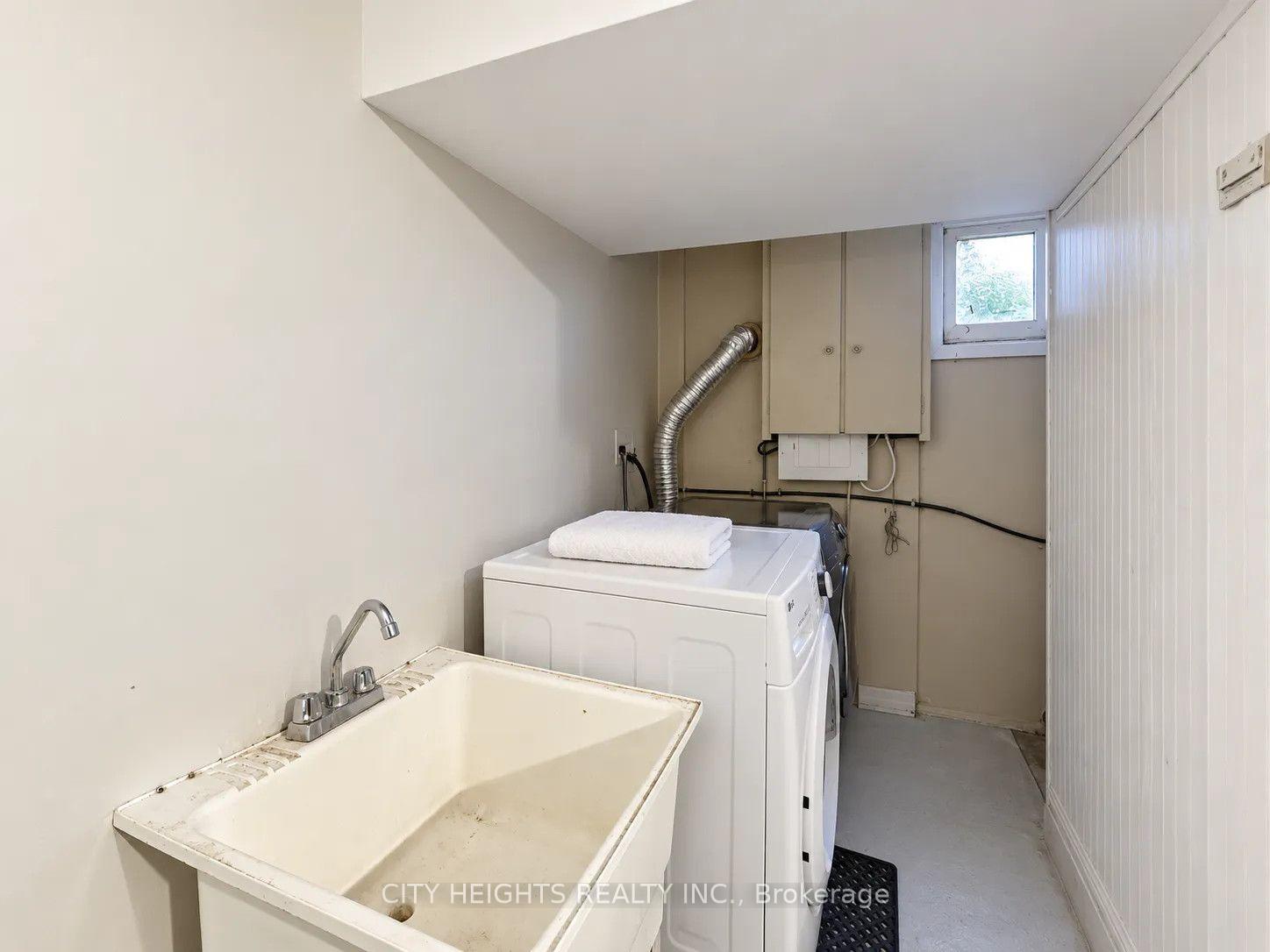 Photo 5 of Unit #2, 1 Lucifer Drive, North York, Pleasant View — HOMEH