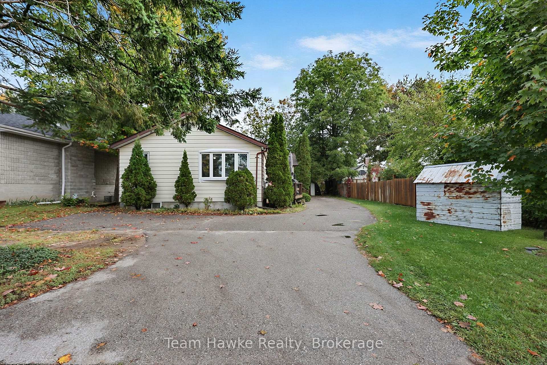 Photo 3 of 337 Norene Street, Midland — HOMEH