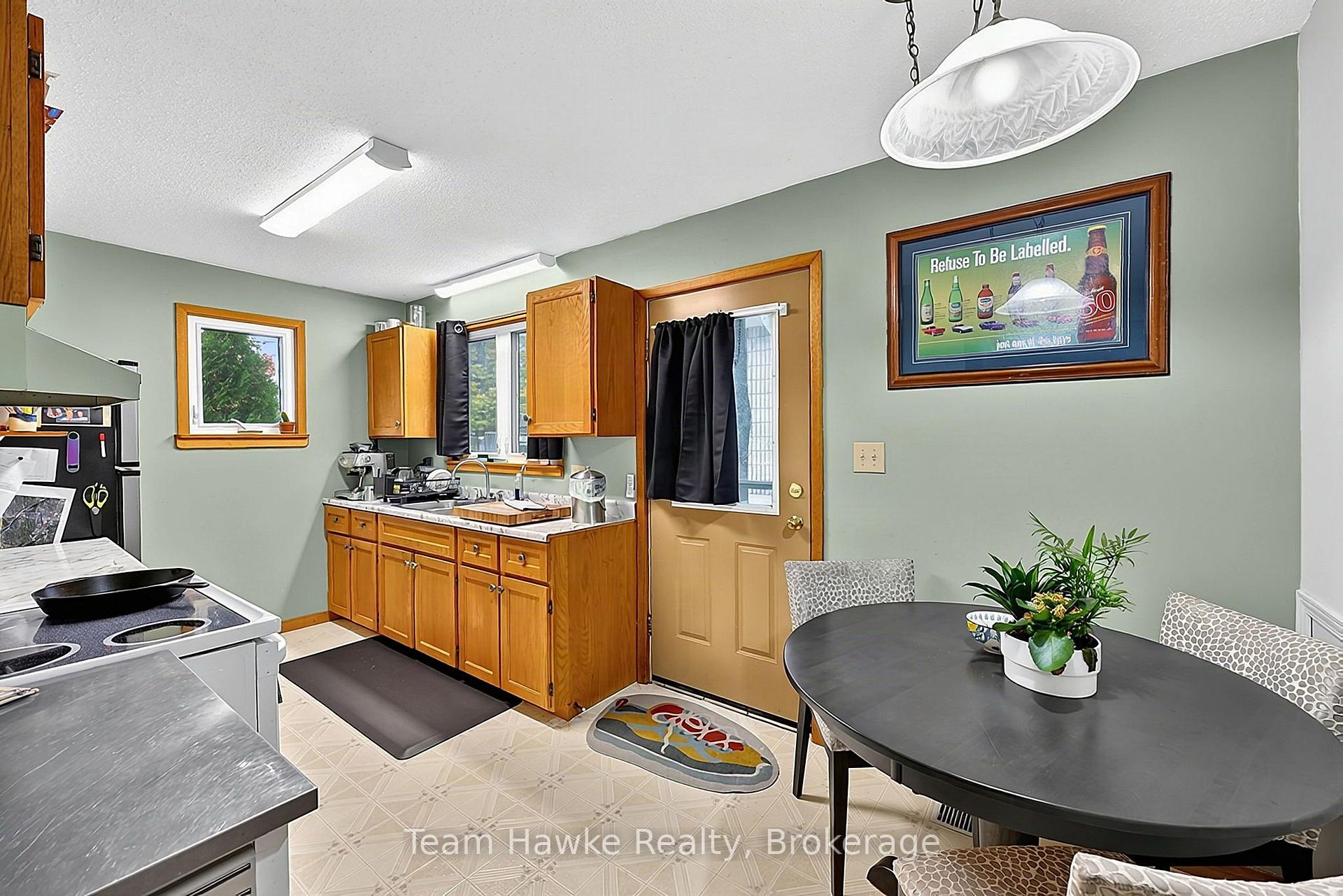 Photo 11 of 337 Norene Street, Midland — HOMEH