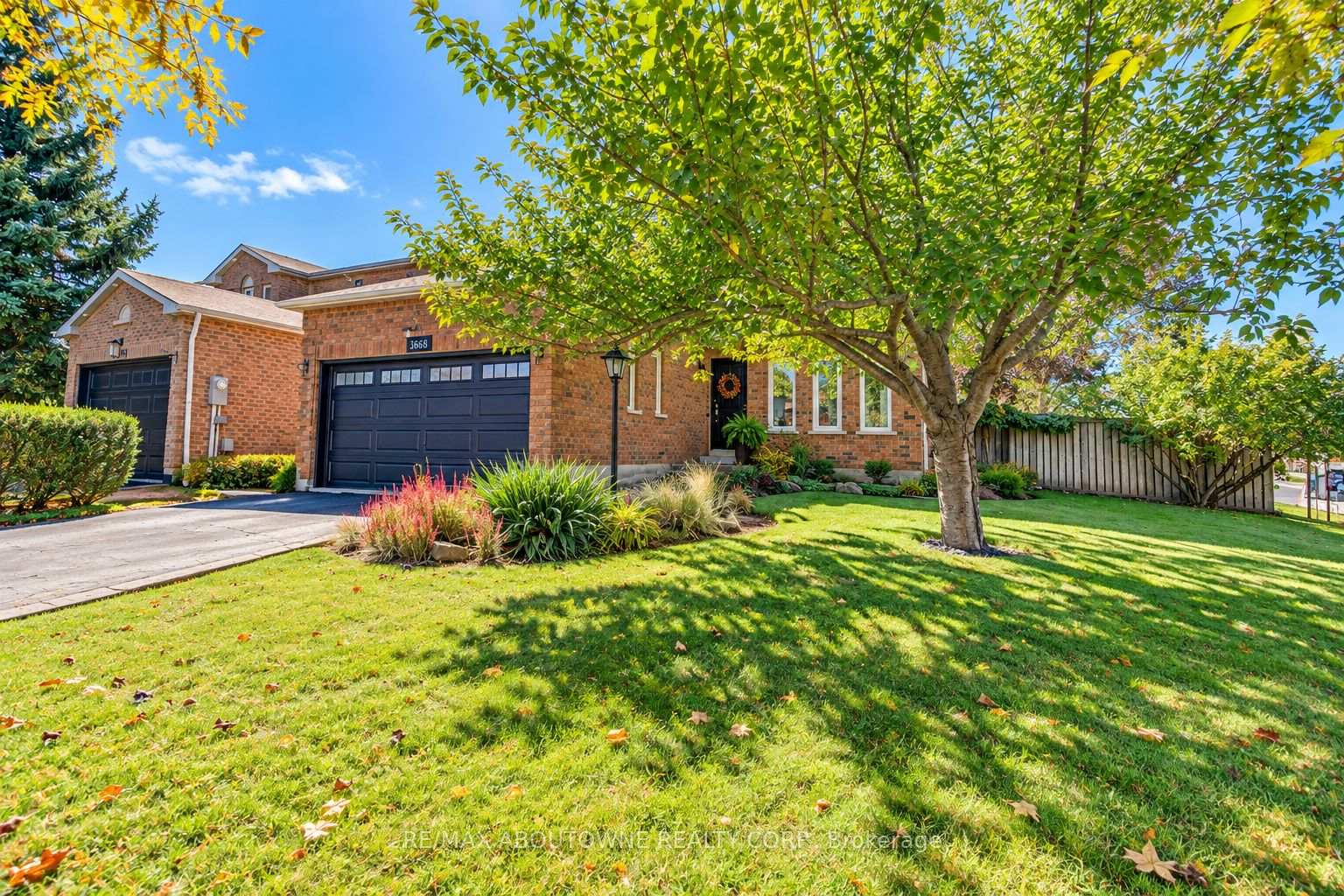 Photo 2 of 3668 Colonial Drive, Mississauga, Erin Mills — HOMEH