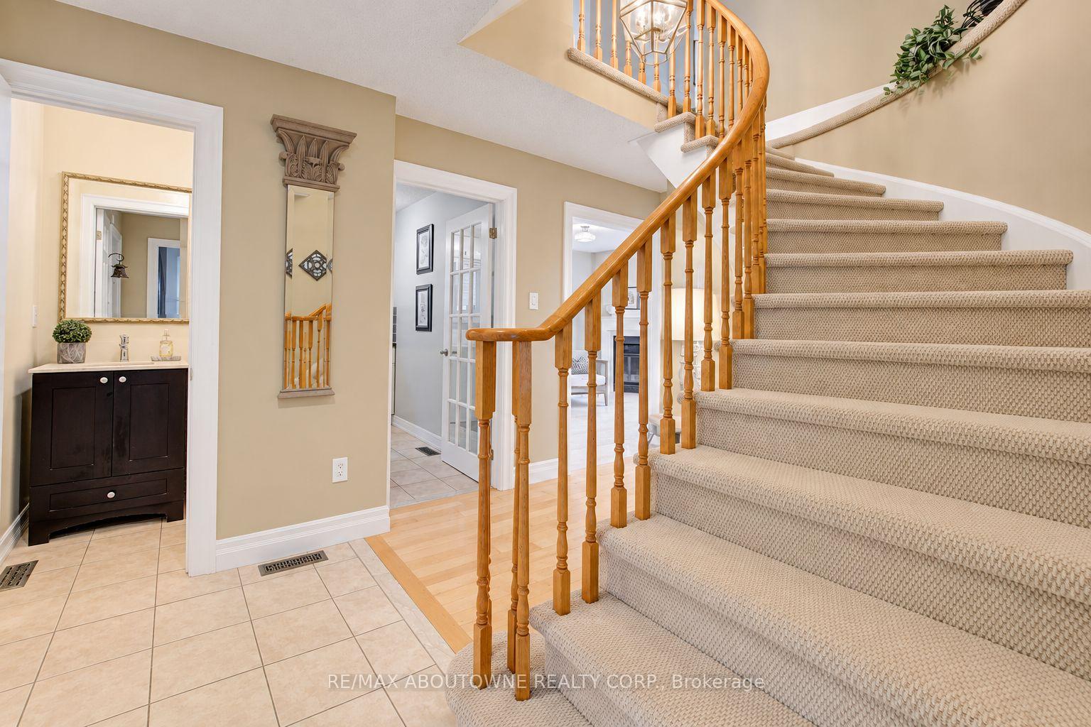 Photo 4 of 3668 Colonial Drive, Mississauga, Erin Mills — HOMEH