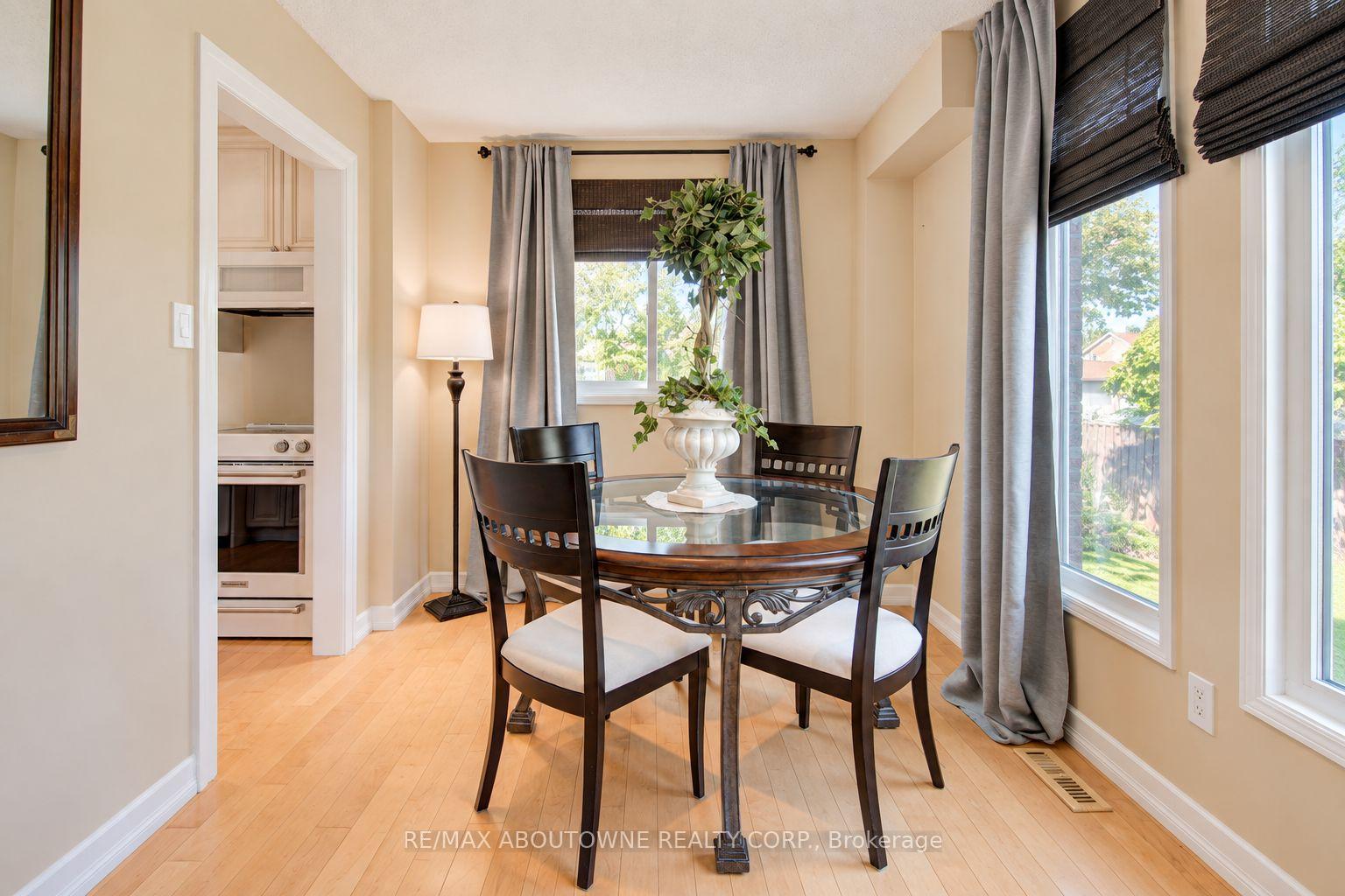 Photo 10 of 3668 Colonial Drive, Mississauga, Erin Mills — HOMEH