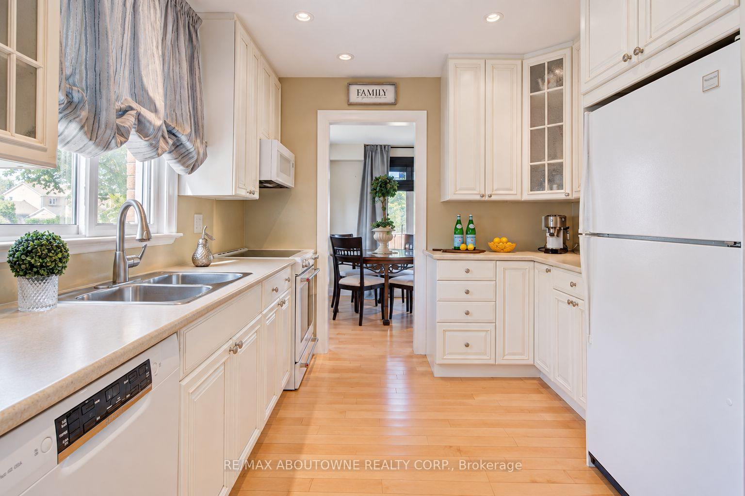 Photo 14 of 3668 Colonial Drive, Mississauga, Erin Mills — HOMEH