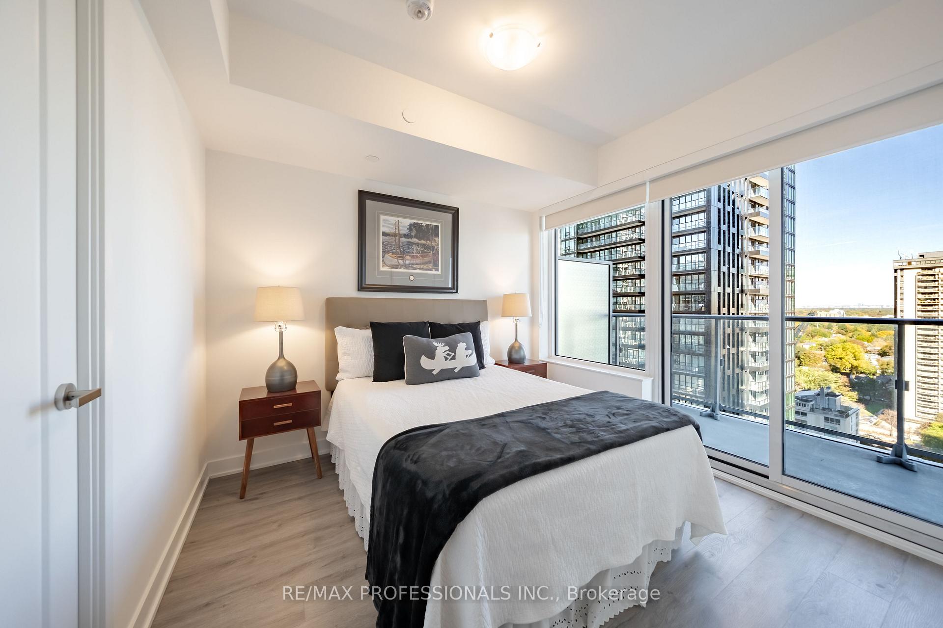 Photo 6 of Unit 2103, 99 Broadway Avenue, Toronto, Mount Pleasant West — HOMEH