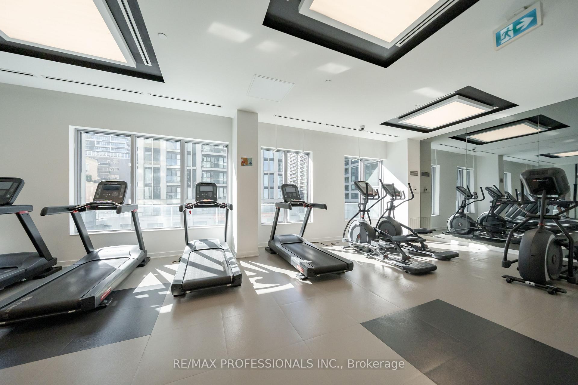 Photo 18 of Unit 2103, 99 Broadway Avenue, Toronto, Mount Pleasant West — HOMEH