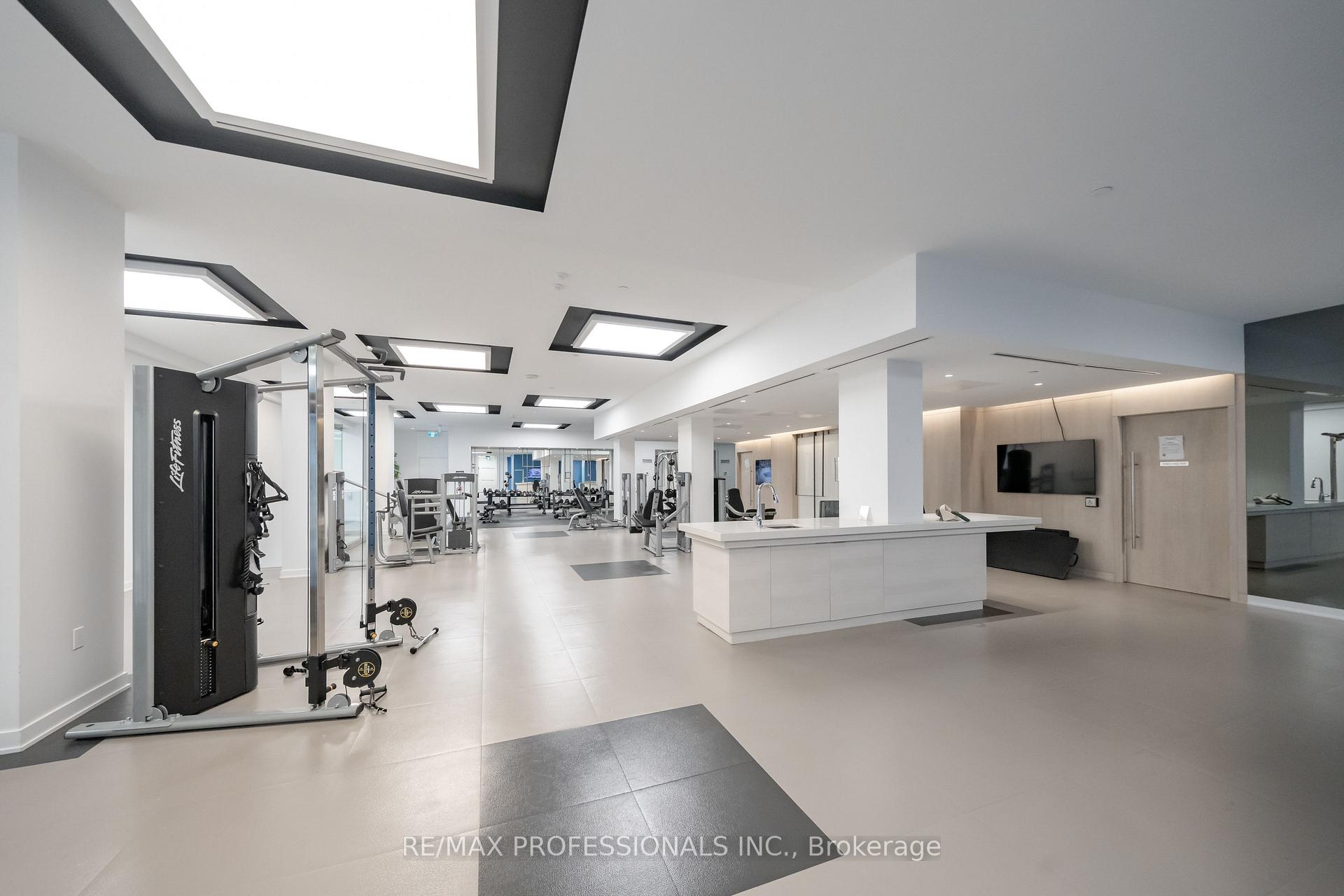Photo 22 of Unit 2103, 99 Broadway Avenue, Toronto, Mount Pleasant West — HOMEH