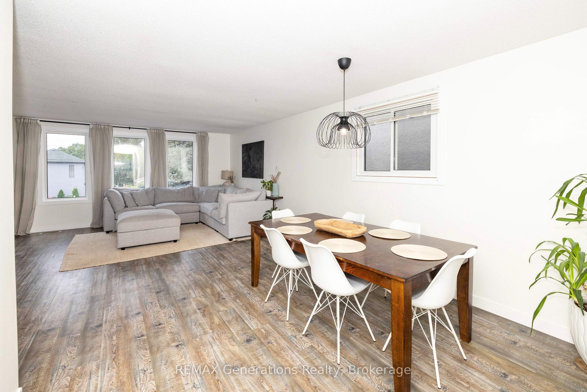 Photo 2 of 282 Algoma Street N, Thunder Bay, Shuniah — HOMEH