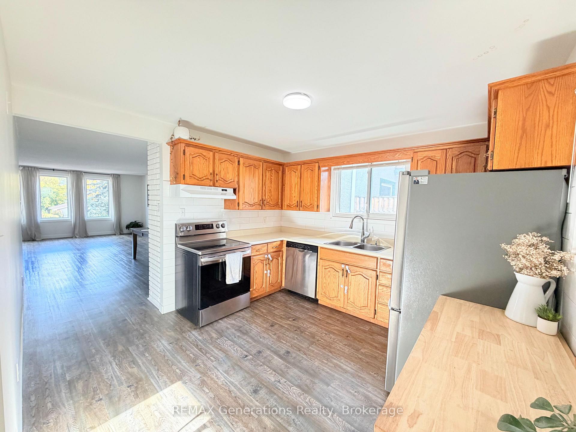 Photo 21 of 282 Algoma Street N, Thunder Bay, Shuniah — HOMEH