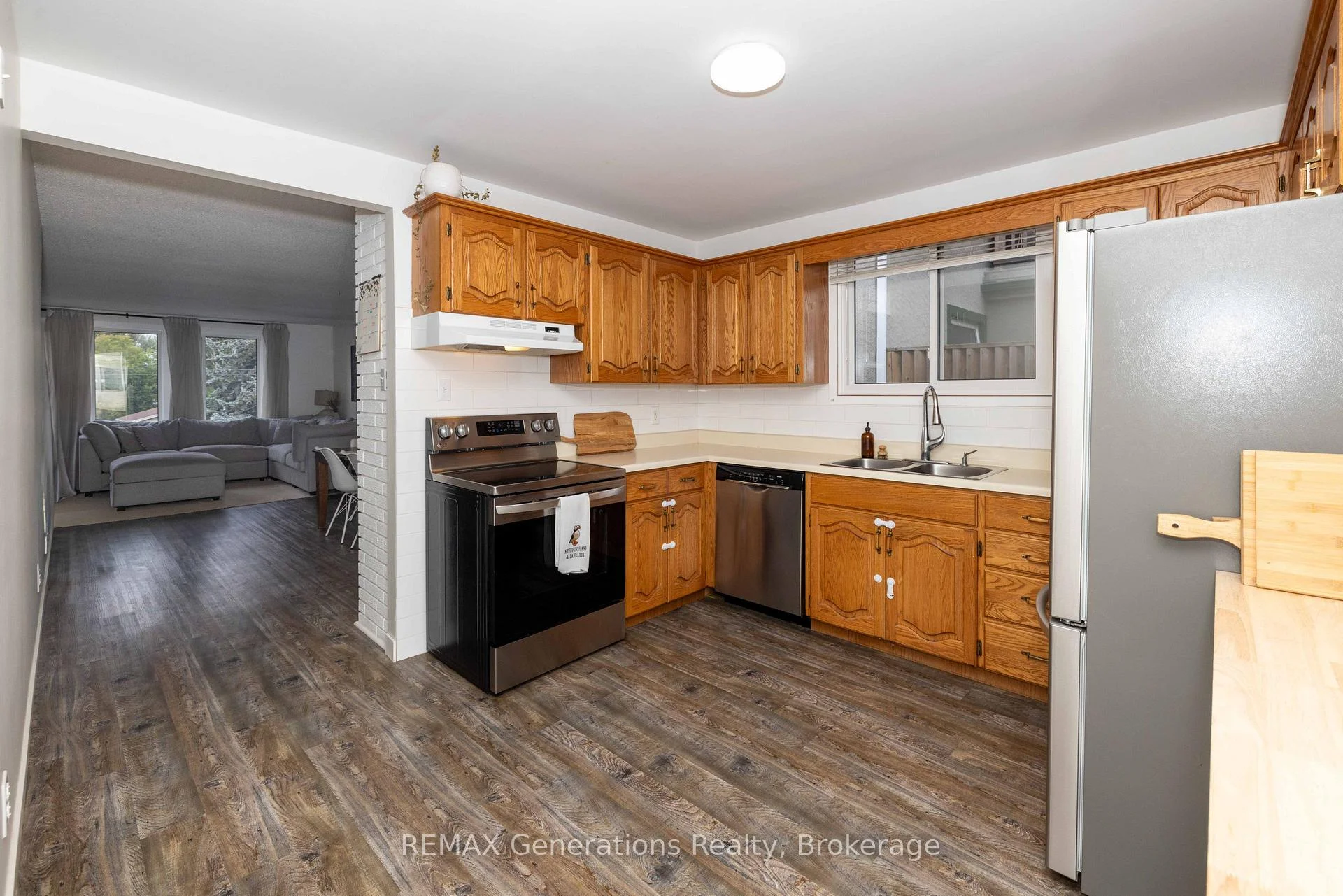 Photo 4 of 282 Algoma Street N, Thunder Bay, Shuniah — HOMEH
