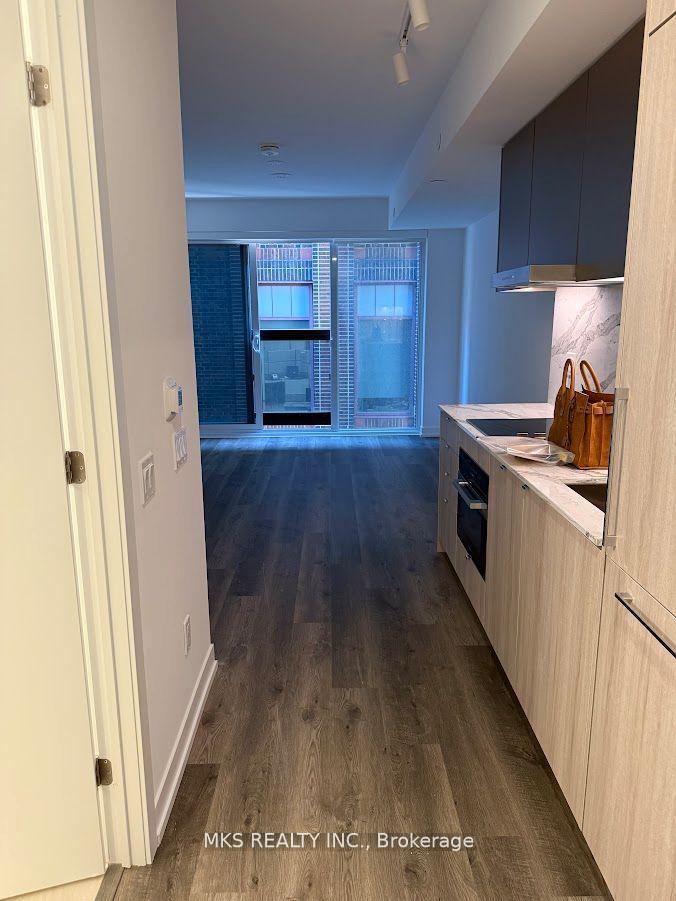 Photo 6 of Unit 610, 771 Yonge Street, Toronto, The Annex — HOMEH
