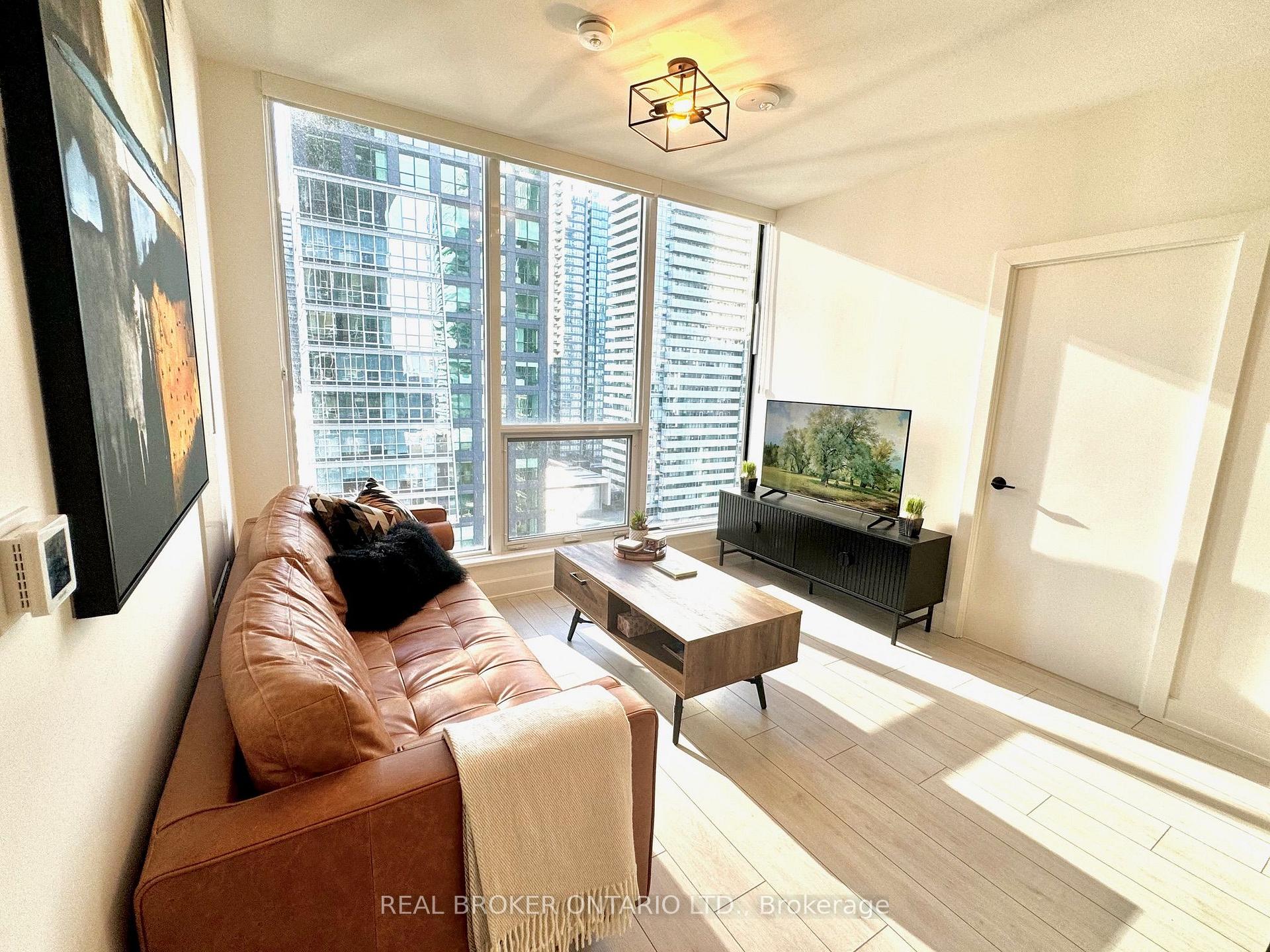 Photo 3 of Unit 13, 15 Mercer Street, Toronto, Waterfront Communities — HOMEH