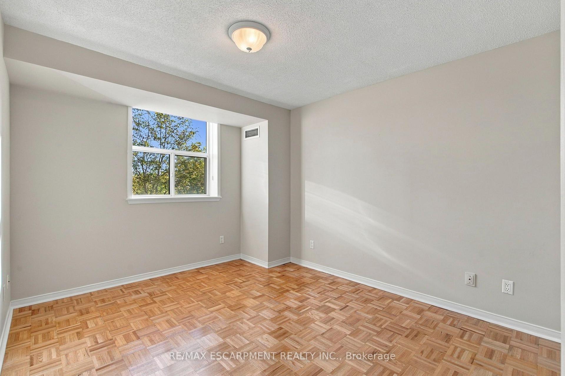 Photo 13 of Unit 223, 7373 Martingrove Road, Vaughan, Vaughan Grove — HOMEH