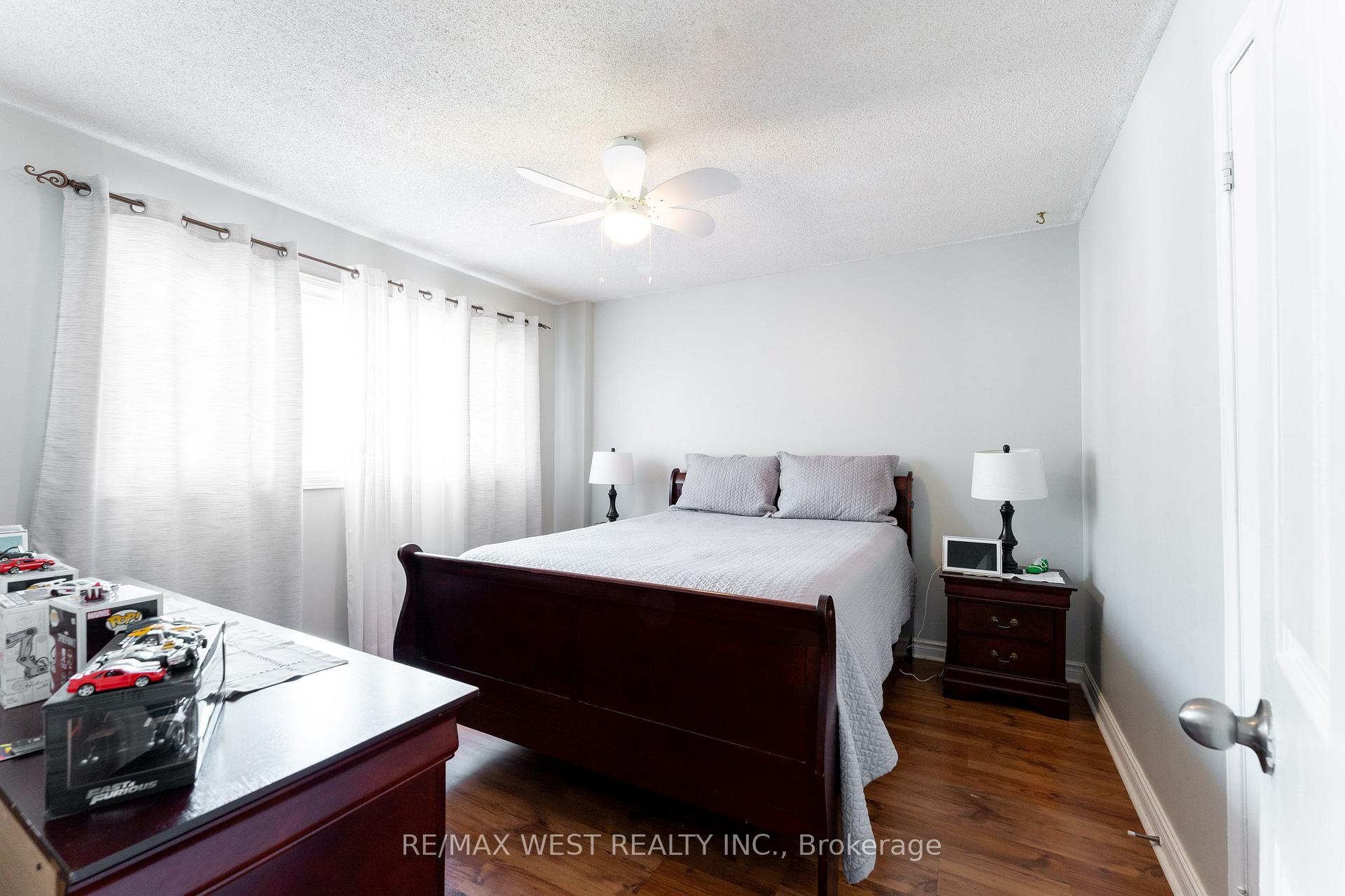 Photo 16 of 19 Moore Place, Barrie, Letitia Heights — HOMEH