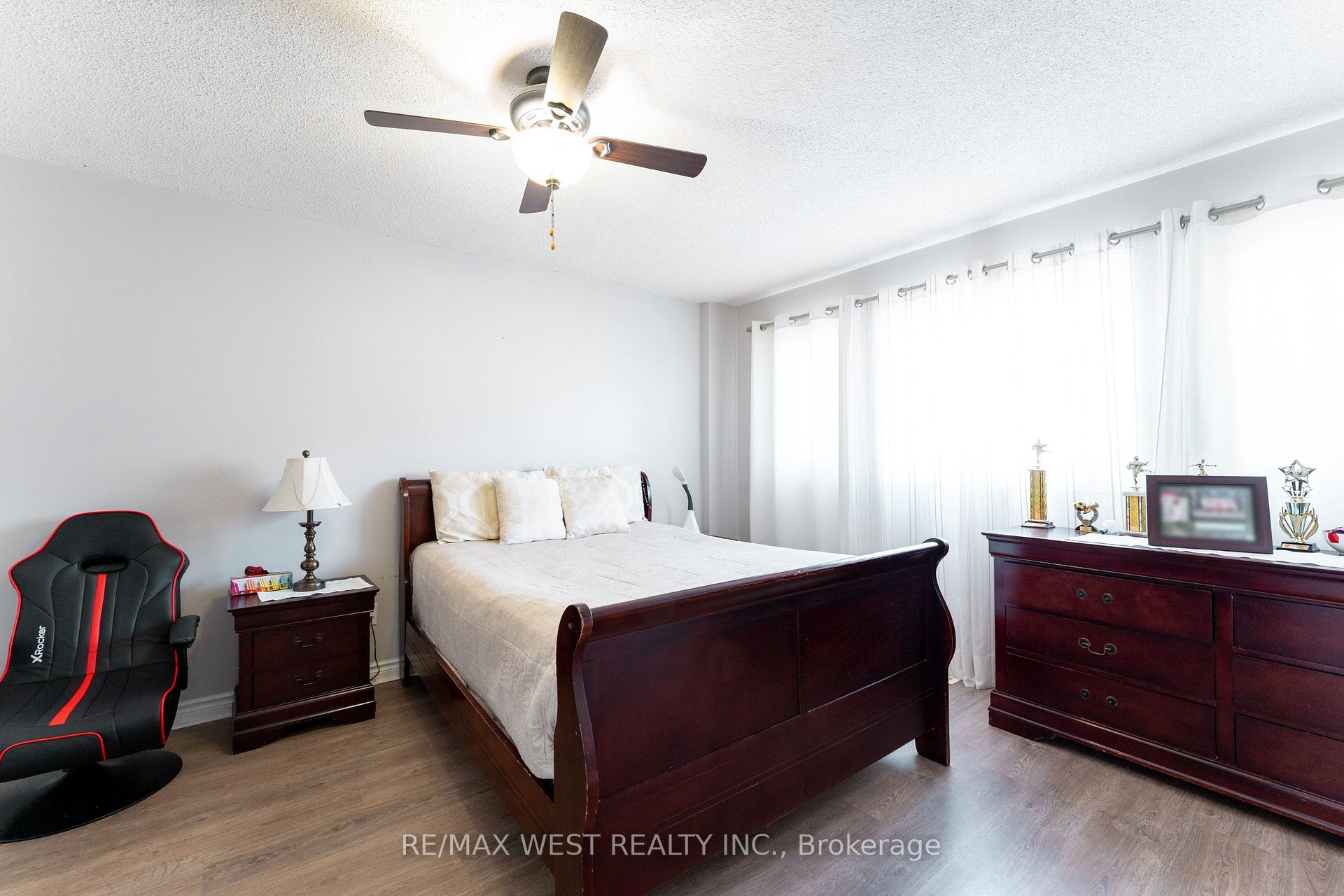 Photo 17 of 19 Moore Place, Barrie, Letitia Heights — HOMEH