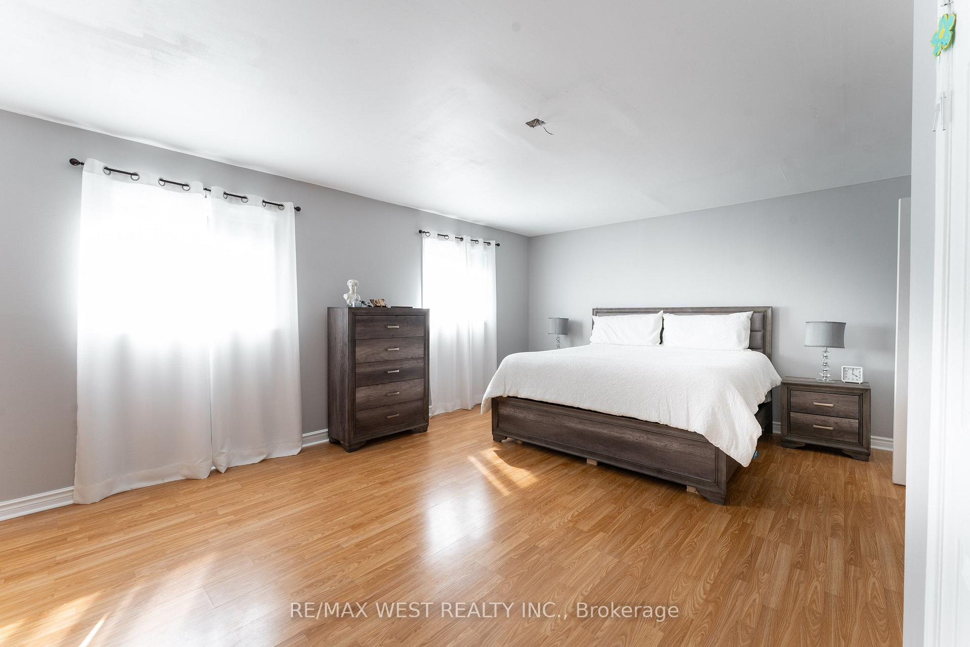 Photo 18 of 19 Moore Place, Barrie, Letitia Heights — HOMEH