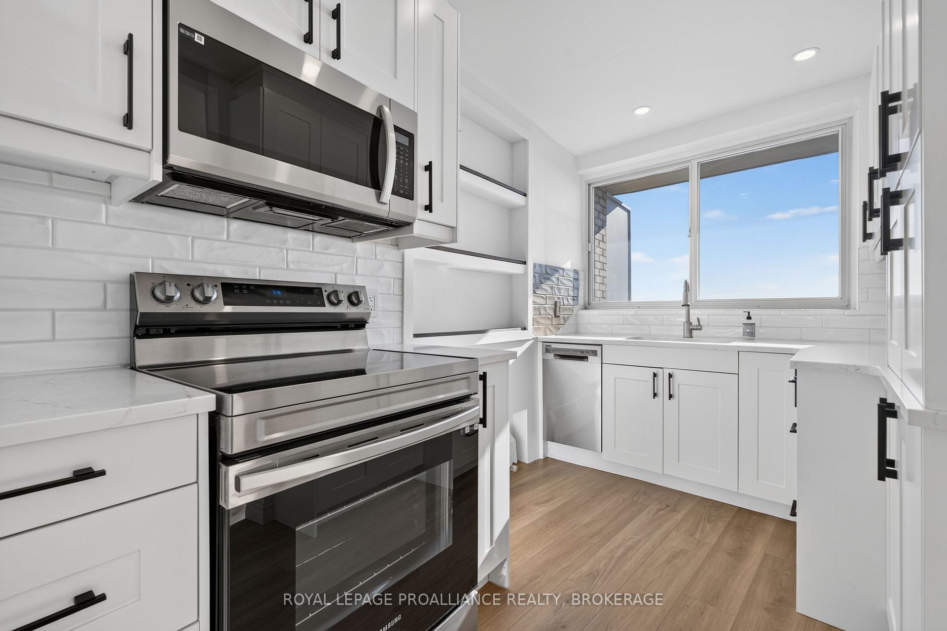 Photo 16 of Unit 306, 1 Mowat Avenue, Kingston, Central City West — HOMEH