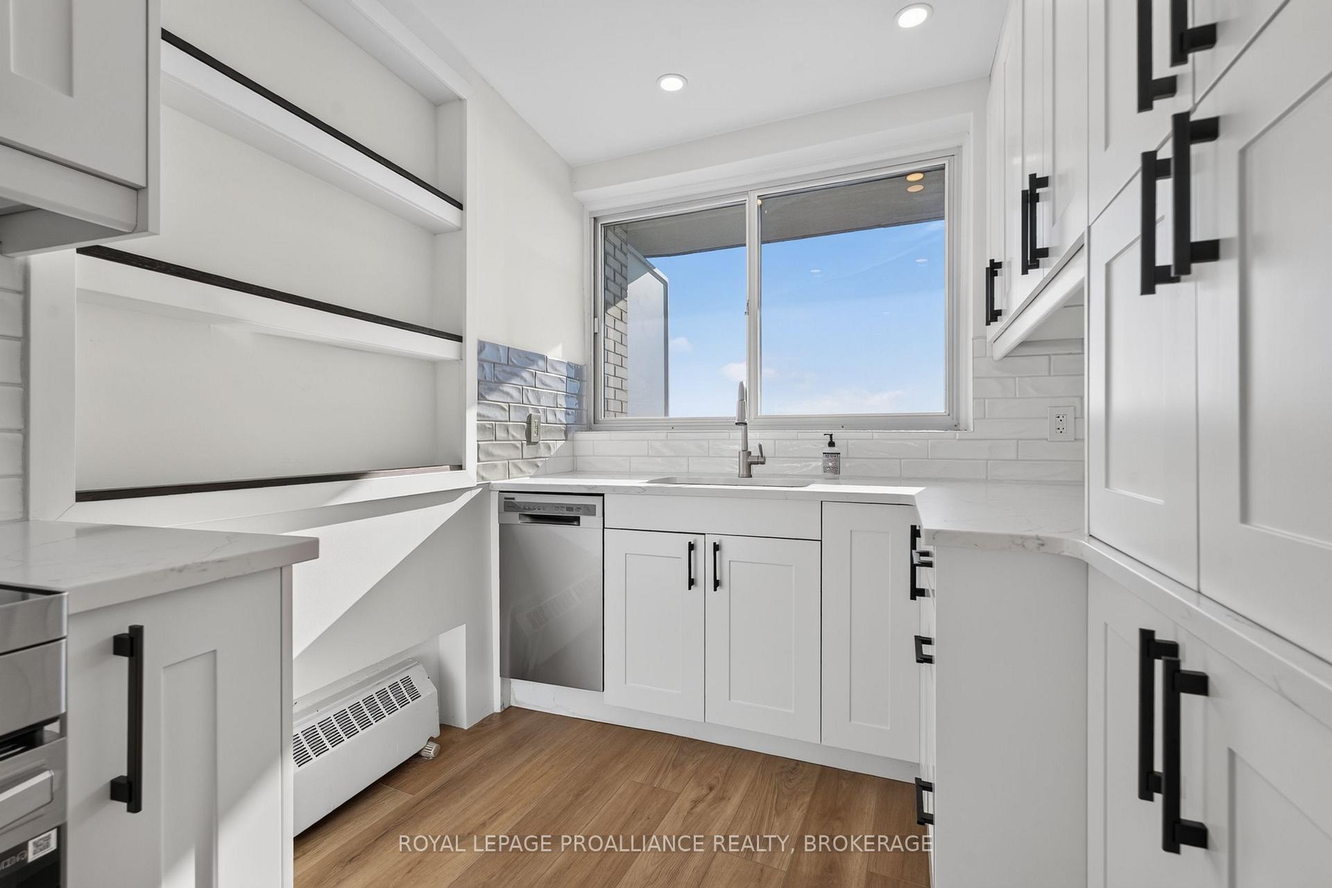 Photo 17 of Unit 306, 1 Mowat Avenue, Kingston, Central City West — HOMEH