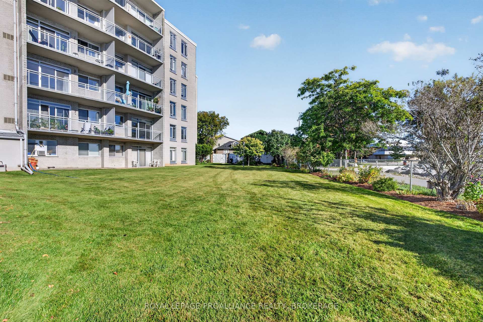 Photo 36 of Unit 306, 1 Mowat Avenue, Kingston, Central City West — HOMEH