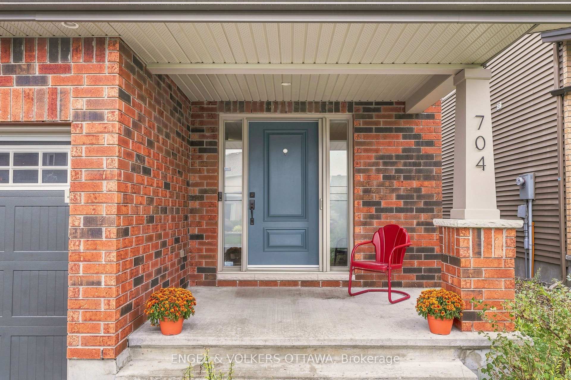 Photo 2 of 704 Wrangler Circle, Ottawa, Stittsville (North) — HOMEH