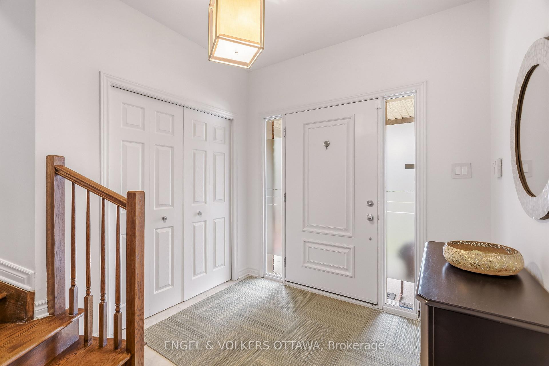 Photo 3 of 704 Wrangler Circle, Ottawa, Stittsville (North) — HOMEH
