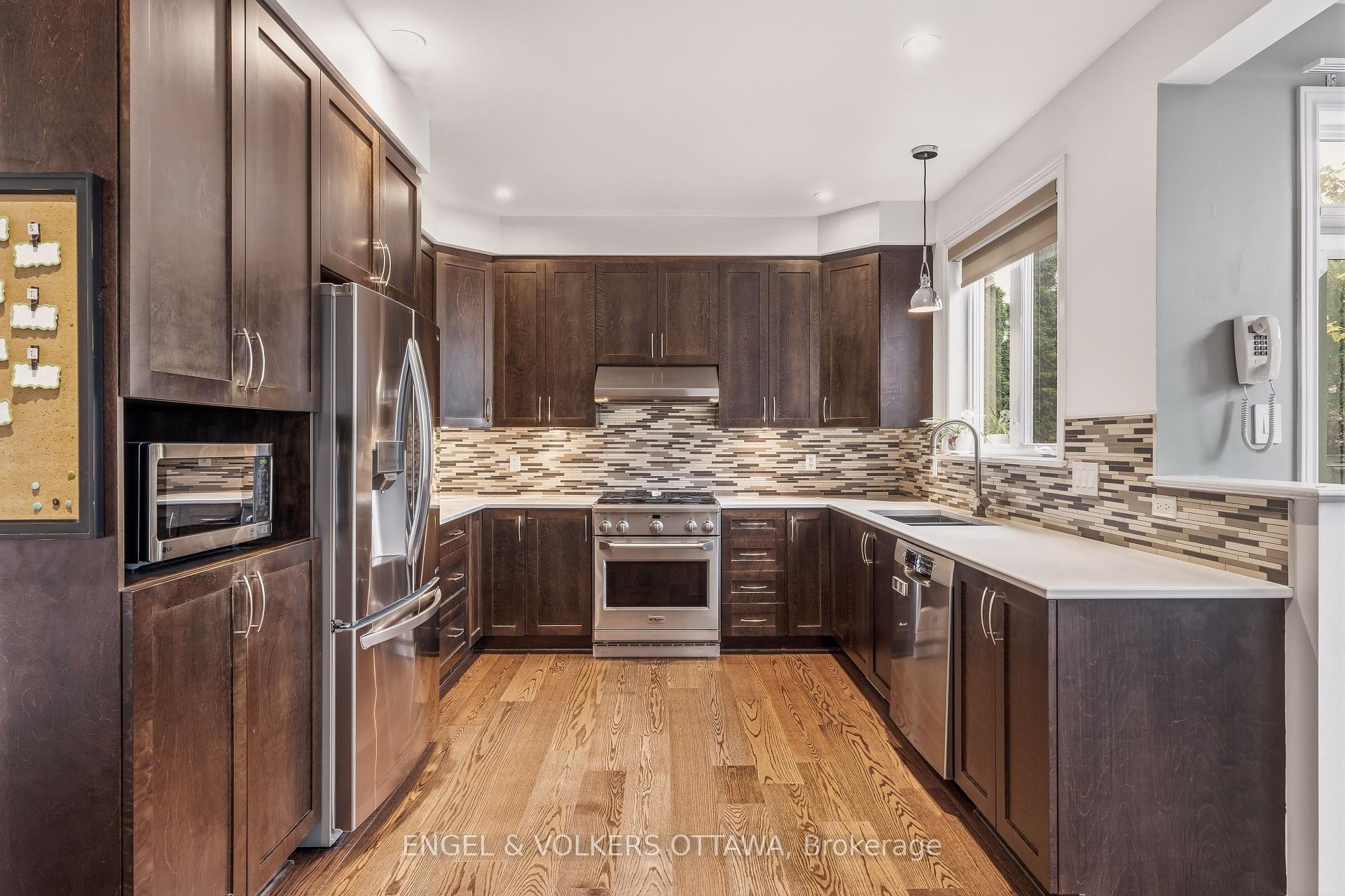 Photo 7 of 704 Wrangler Circle, Ottawa, Stittsville (North) — HOMEH