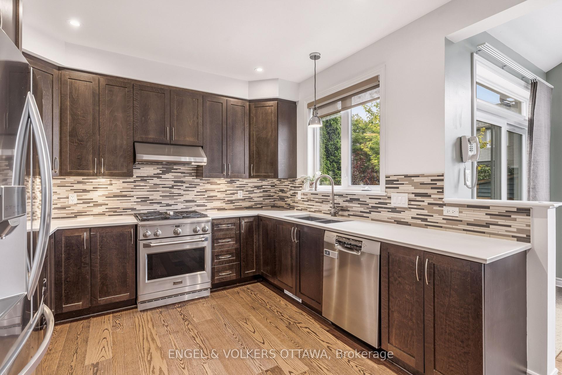 Photo 8 of 704 Wrangler Circle, Ottawa, Stittsville (North) — HOMEH