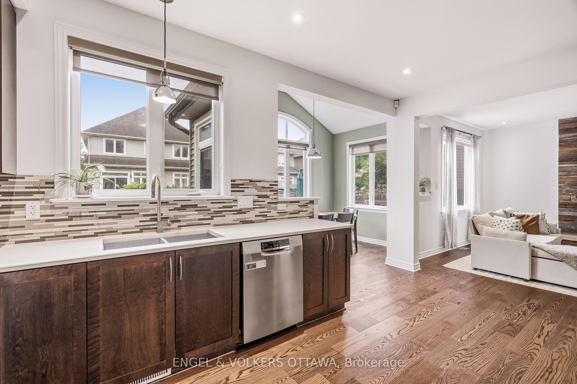 Photo 11 of 704 Wrangler Circle, Ottawa, Stittsville (North) — HOMEH
