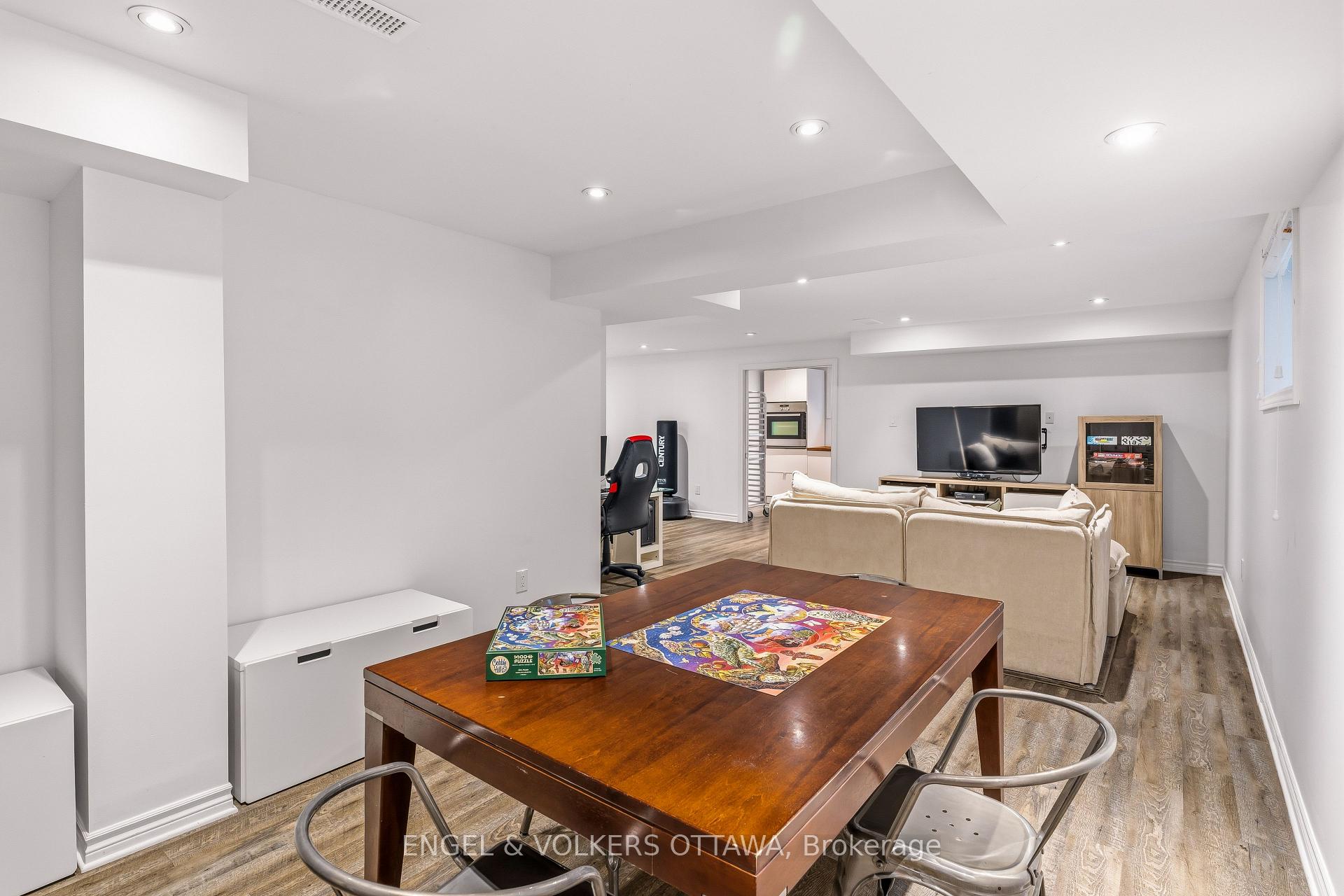 Photo 27 of 704 Wrangler Circle, Ottawa, Stittsville (North) — HOMEH