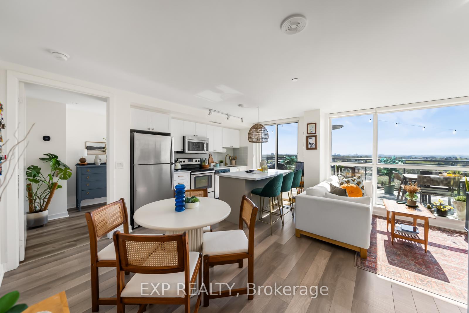 Photo 6 of Unit 705, 16 Mcadam Avenue, North York, Yorkdale-Glen Park — HOMEH