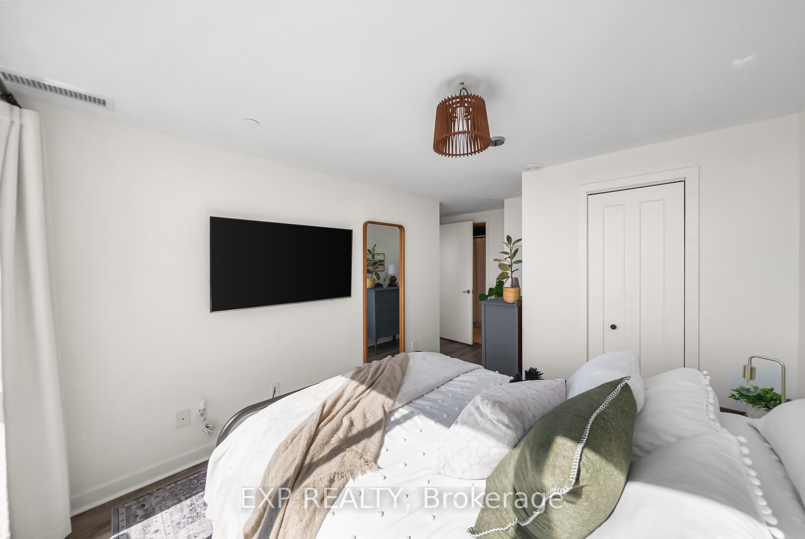 Photo 15 of Unit 705, 16 Mcadam Avenue, North York, Yorkdale-Glen Park — HOMEH