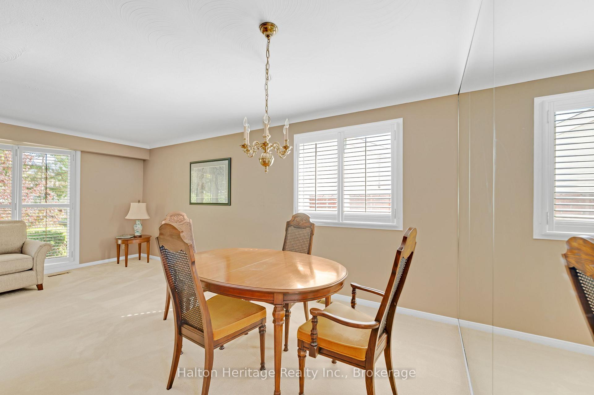 Photo 13 of 588 Louise Drive, Burlington, Shoreacres — HOMEH