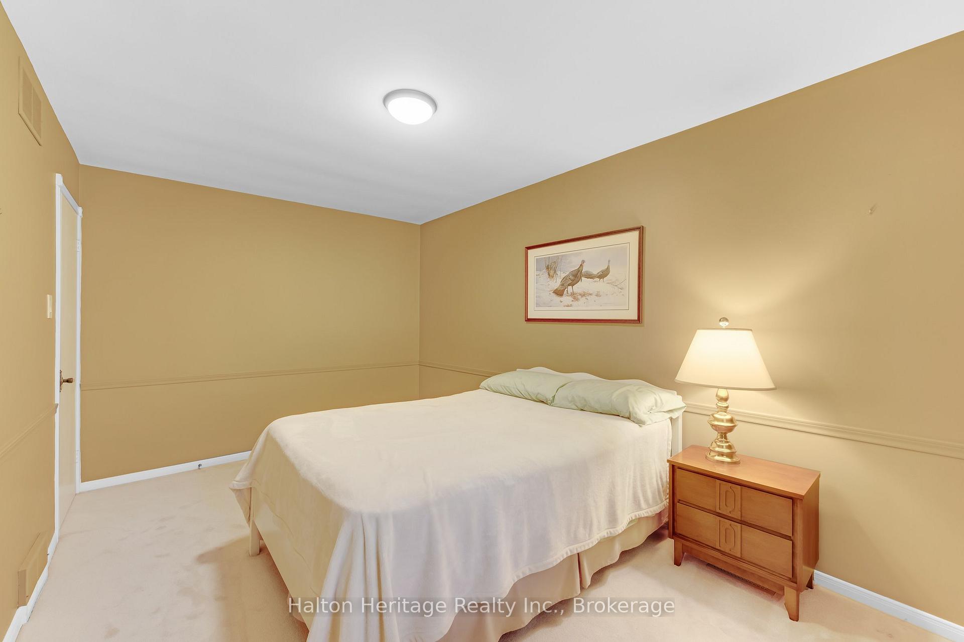 Photo 19 of 588 Louise Drive, Burlington, Shoreacres — HOMEH