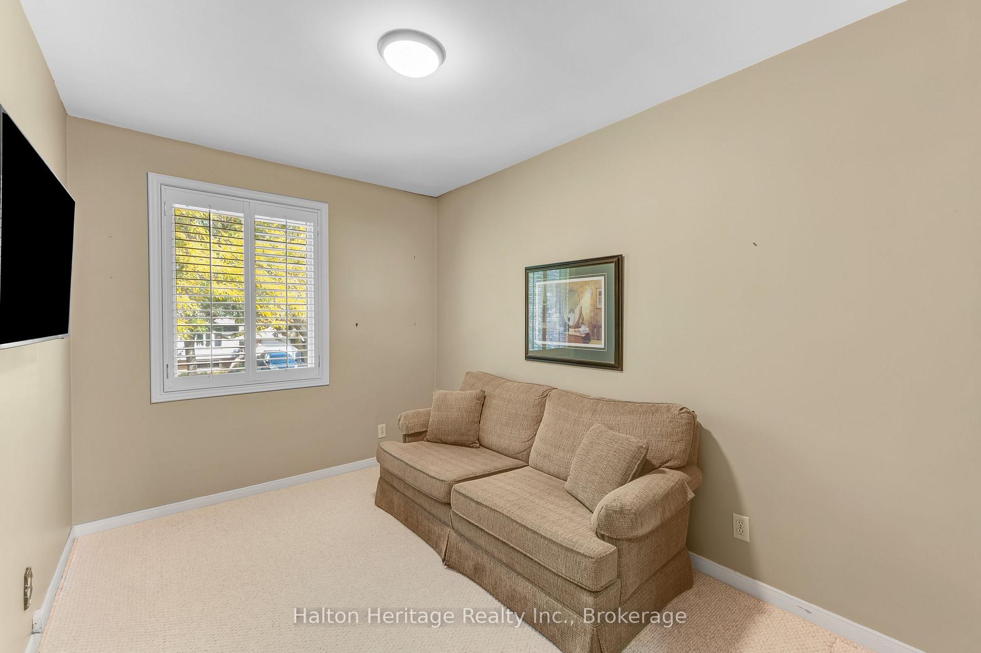 Photo 20 of 588 Louise Drive, Burlington, Shoreacres — HOMEH
