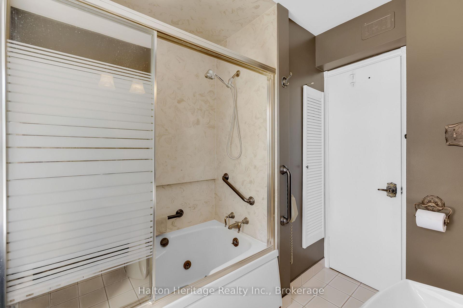 Photo 22 of 588 Louise Drive, Burlington, Shoreacres — HOMEH