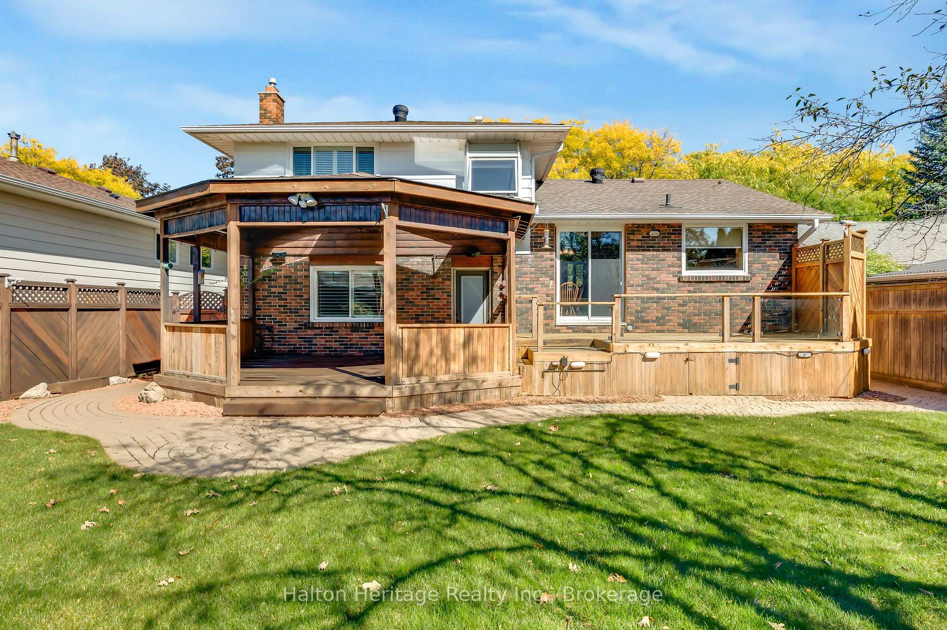 Photo 26 of 588 Louise Drive, Burlington, Shoreacres — HOMEH