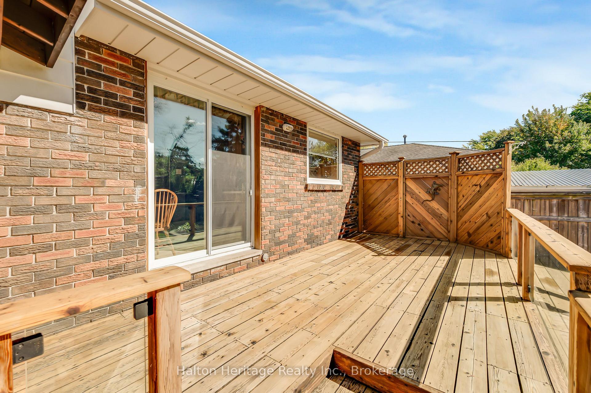 Photo 29 of 588 Louise Drive, Burlington, Shoreacres — HOMEH