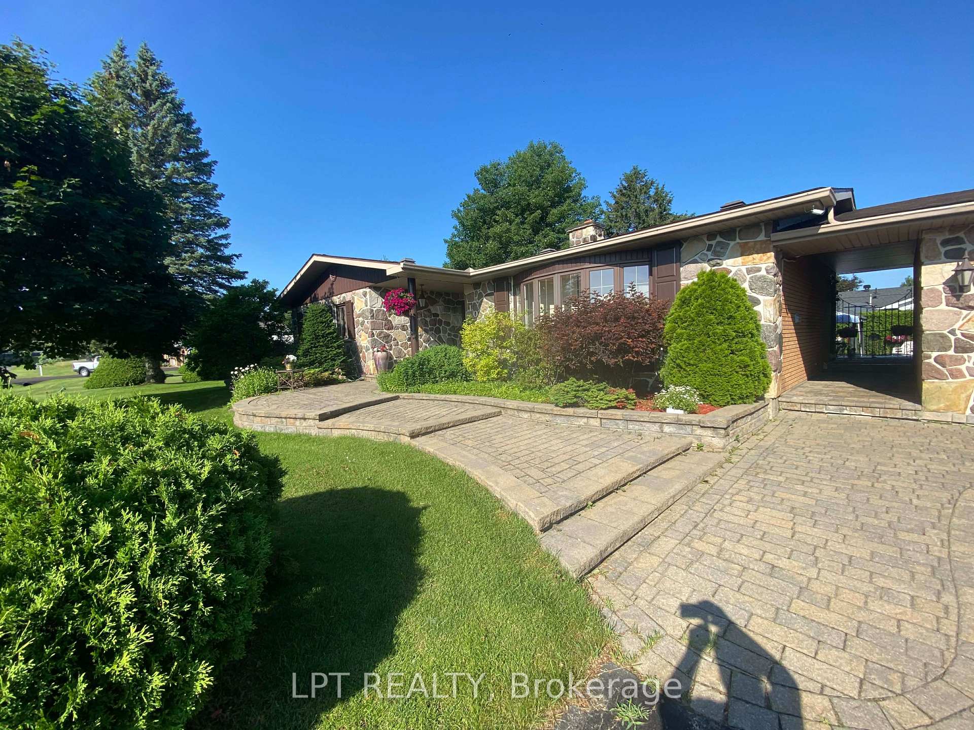 Photo 2 of 10 Orchard Street, Champlain, Champlain Twp — HOMEH