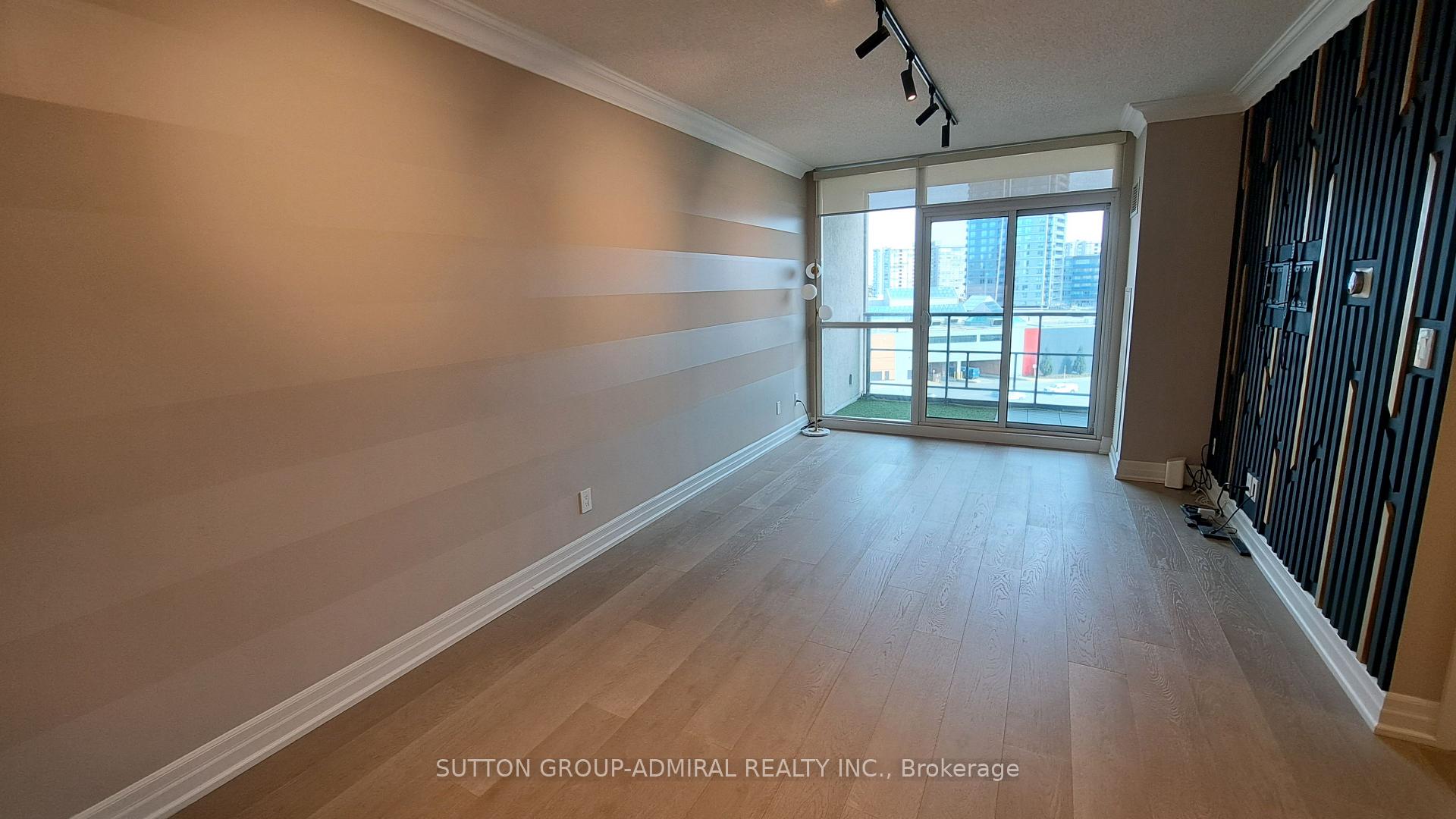 Photo 4 of Unit #704, 88 Promenade Circle, Vaughan, Brownridge — HOMEH