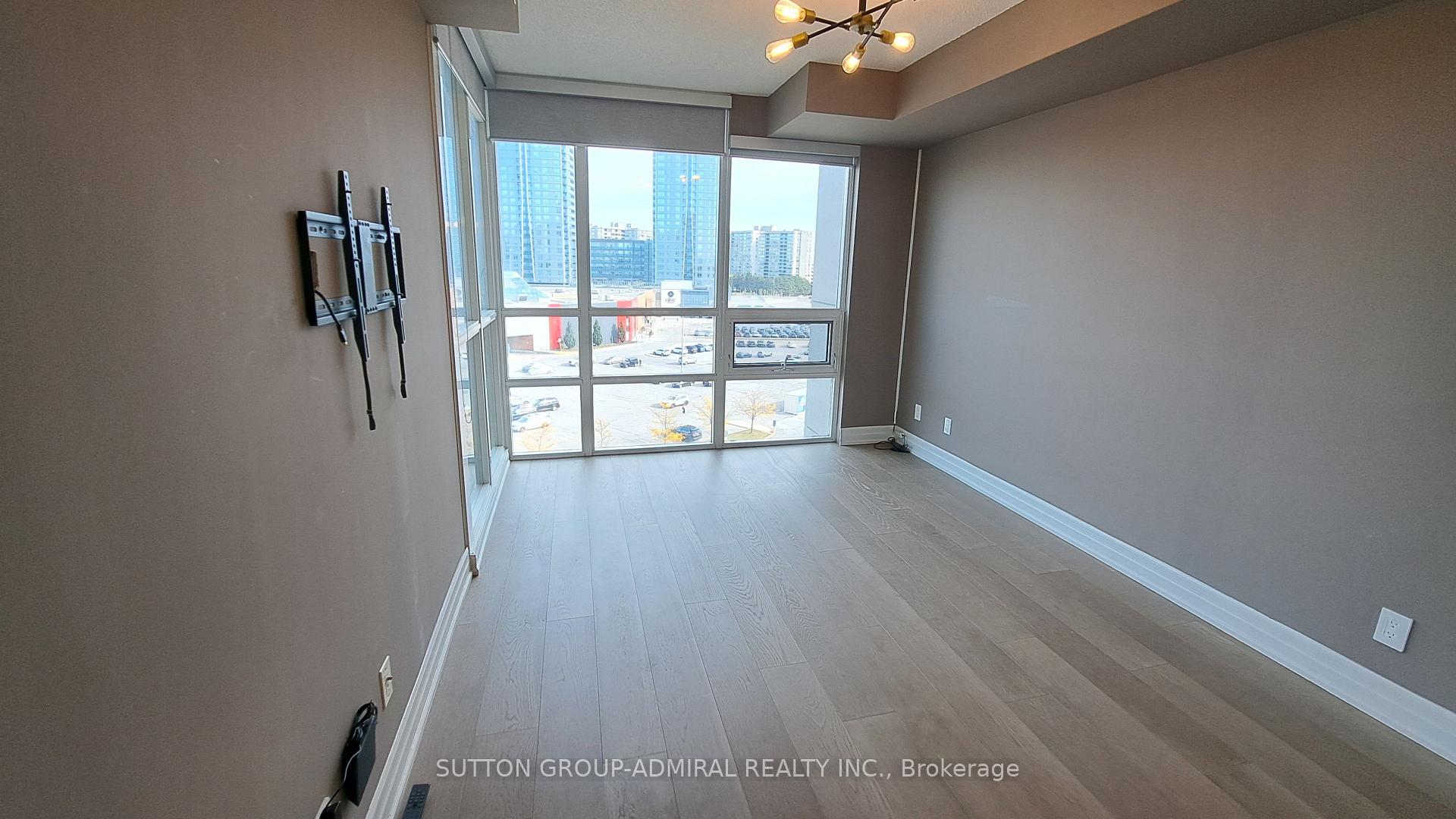 Photo 12 of Unit #704, 88 Promenade Circle, Vaughan, Brownridge — HOMEH