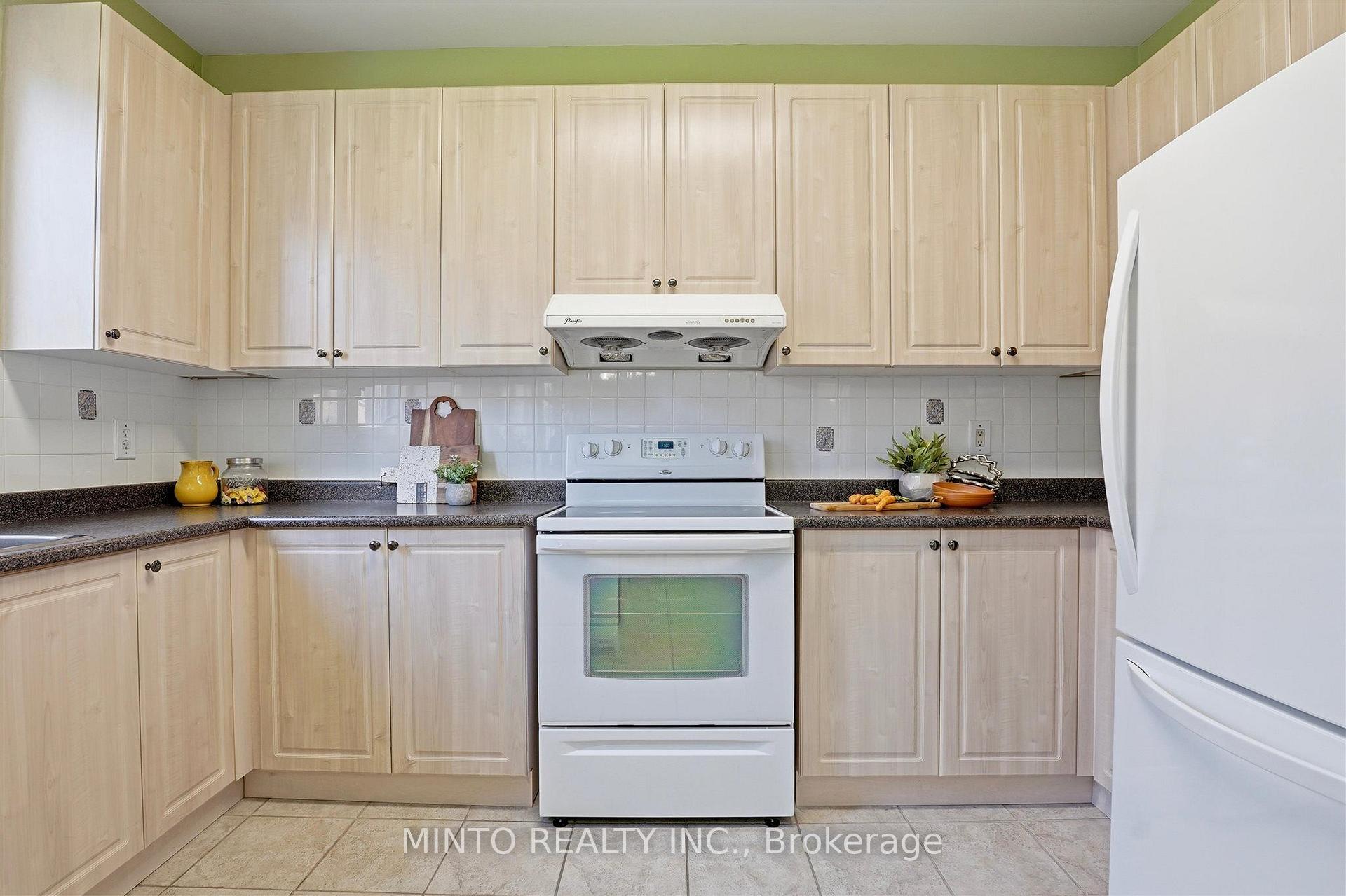 Photo 20 of 64 Willow Heights Boulevard, Markham, Cachet — HOMEH