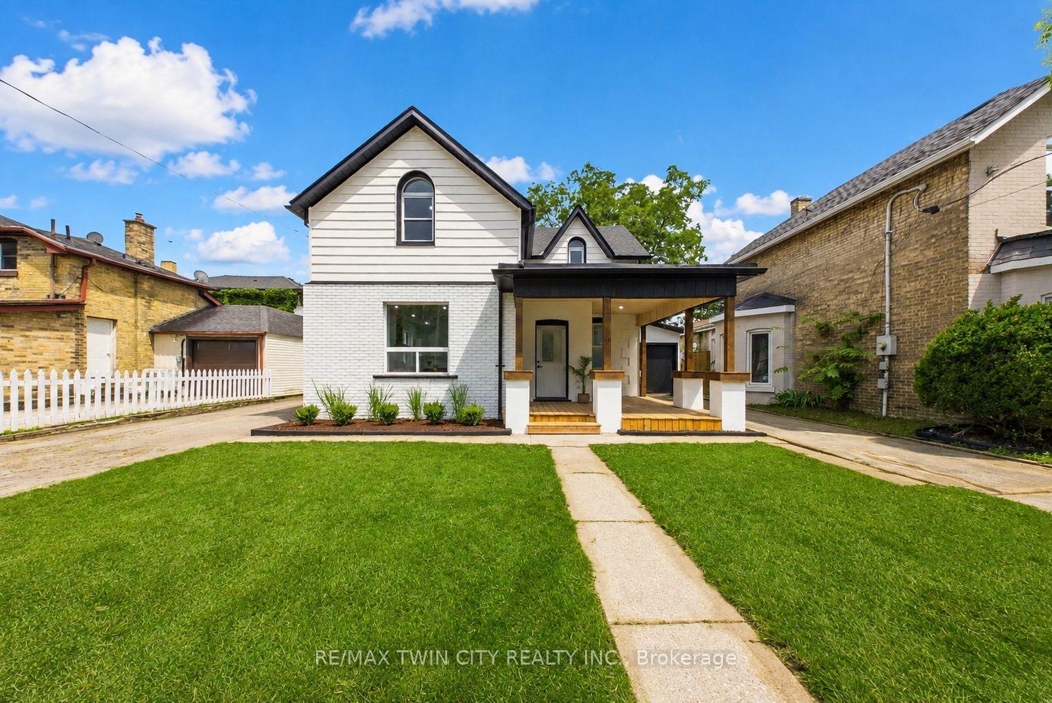Photo 2 of 42 Peel Street, Brantford, Victoria/Arthur — HOMEH