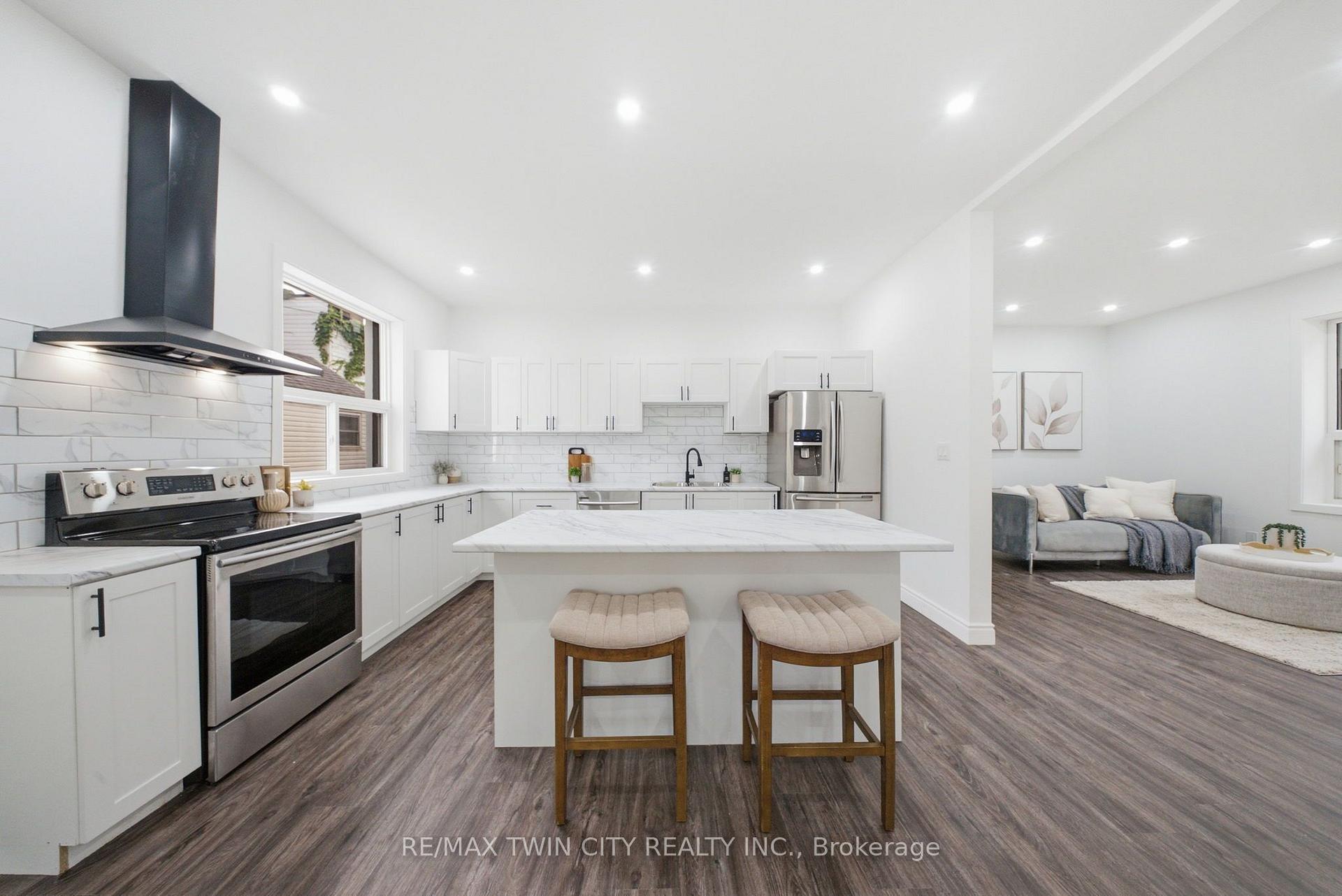 Photo 7 of 42 Peel Street, Brantford, Victoria/Arthur — HOMEH